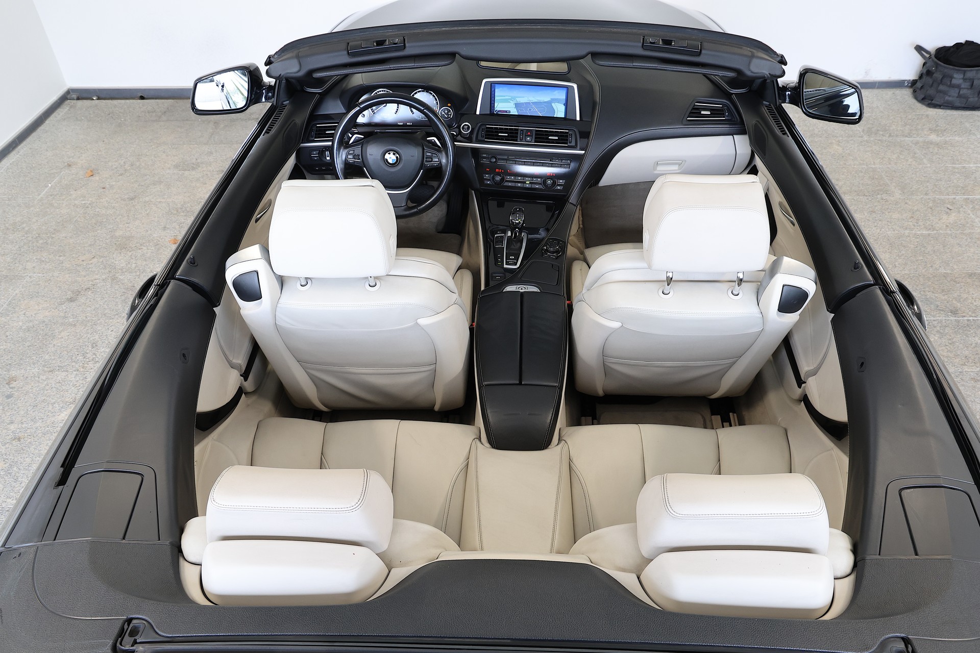 BMW 650i Cabrio-image-9