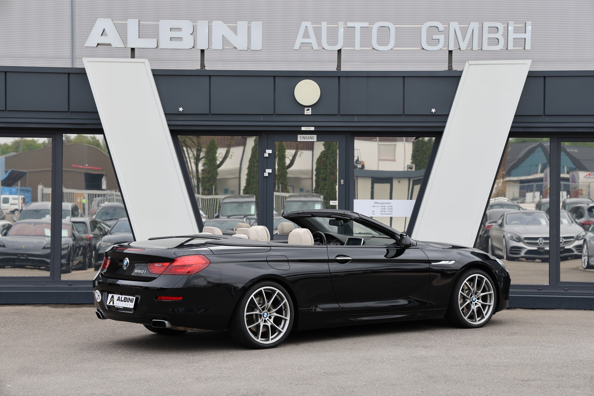 BMW 650i Cabrio-showroom-element-2