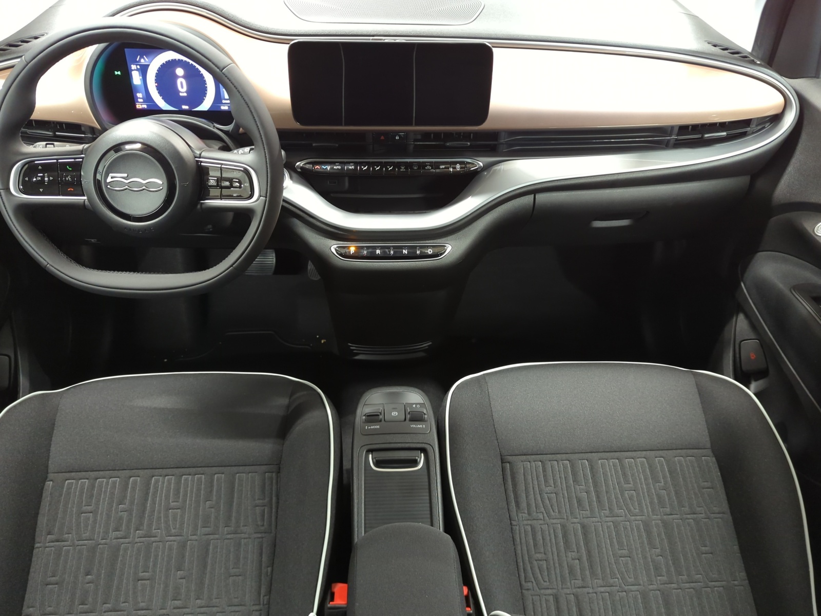 FIAT 500 BEV Swiss Edition 118 PS-image-8