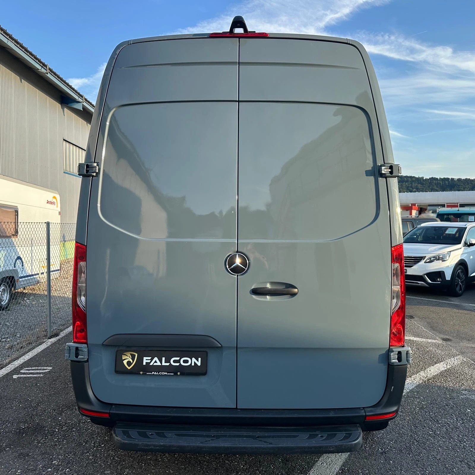MERCEDES-BENZ Sprinter 214 CDI Standard 9G-TRONIC FWD-image-7