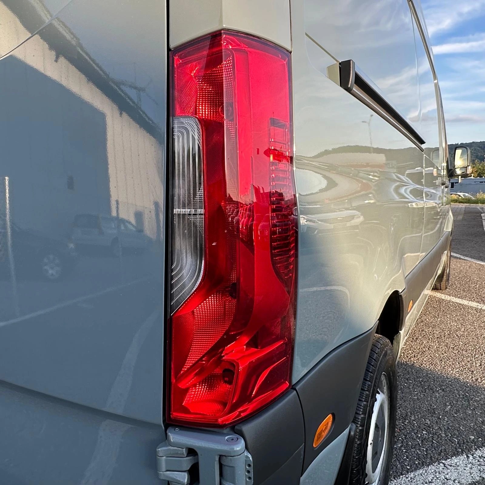 MERCEDES-BENZ Sprinter 214 CDI Standard 9G-TRONIC FWD-image-9