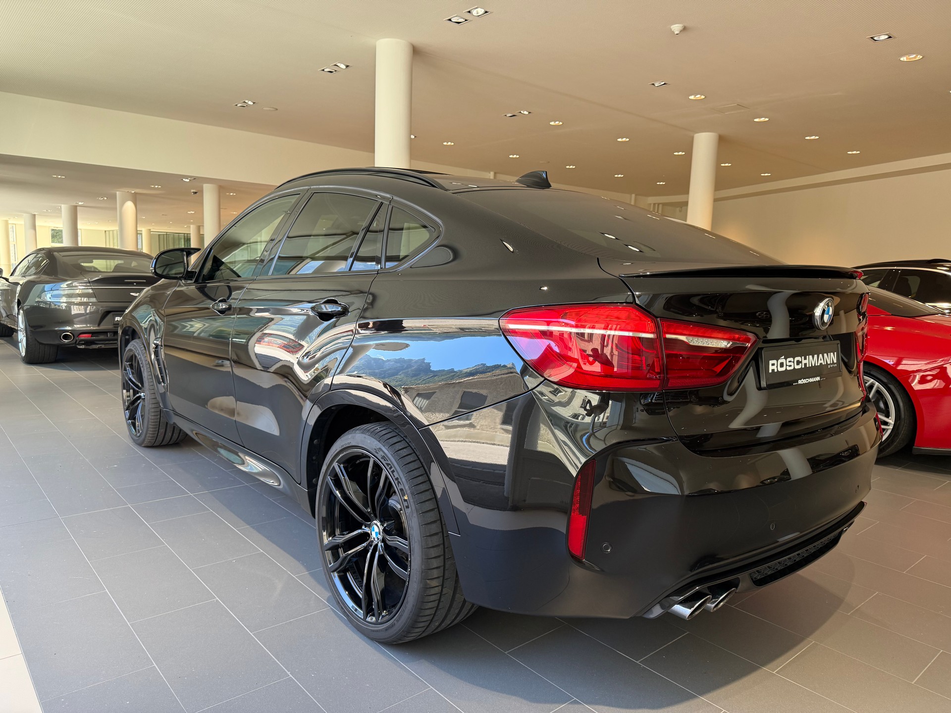 BMW X6M Edition Black Fire Steptronic-showroom-element-3