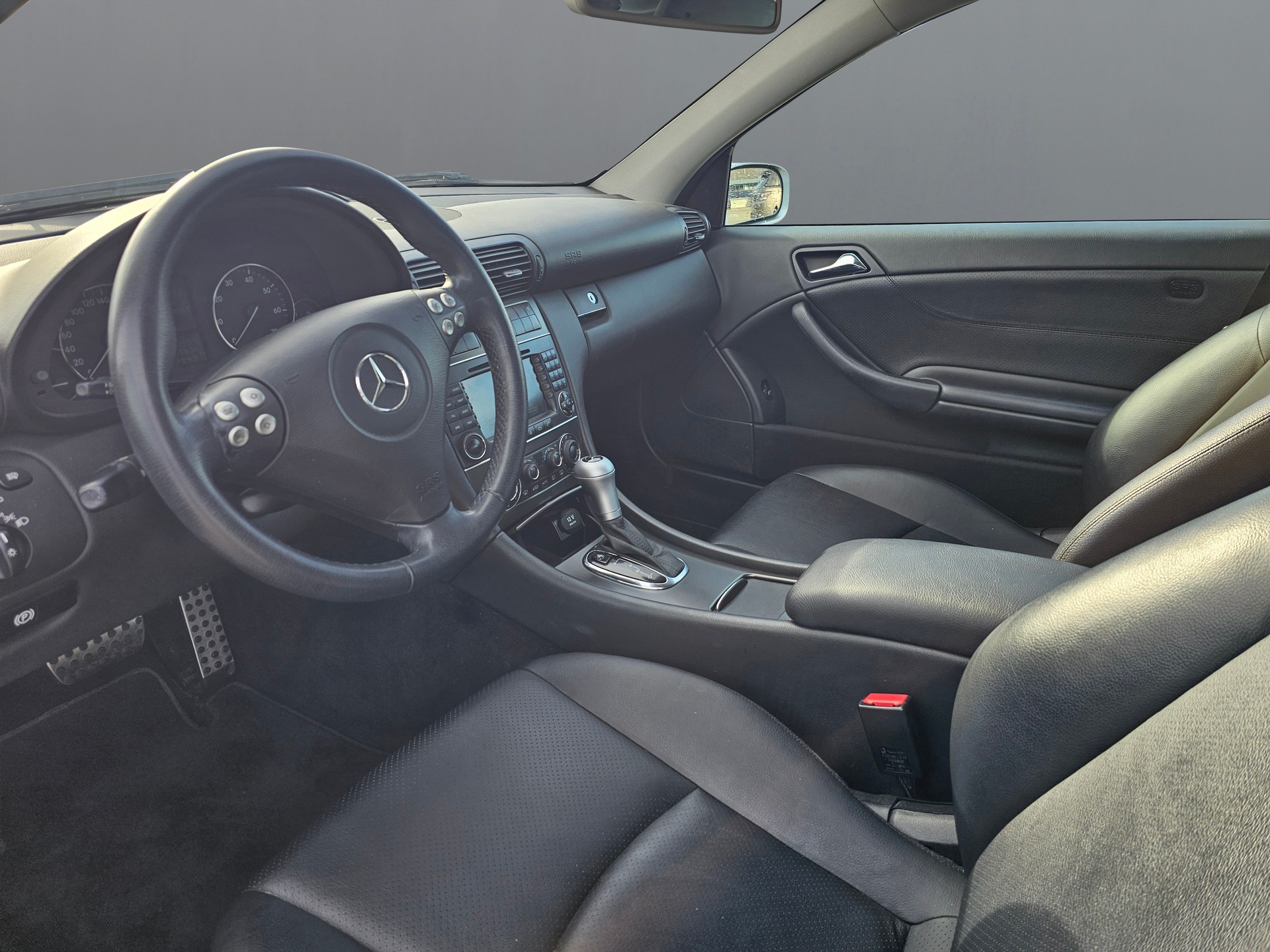 MERCEDES-BENZ C 180 K Sport Edition-image-10