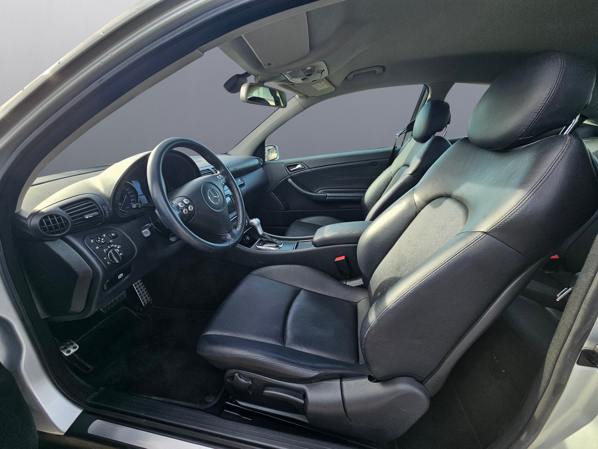 MERCEDES-BENZ C 180 K Sport Edition-image-11
