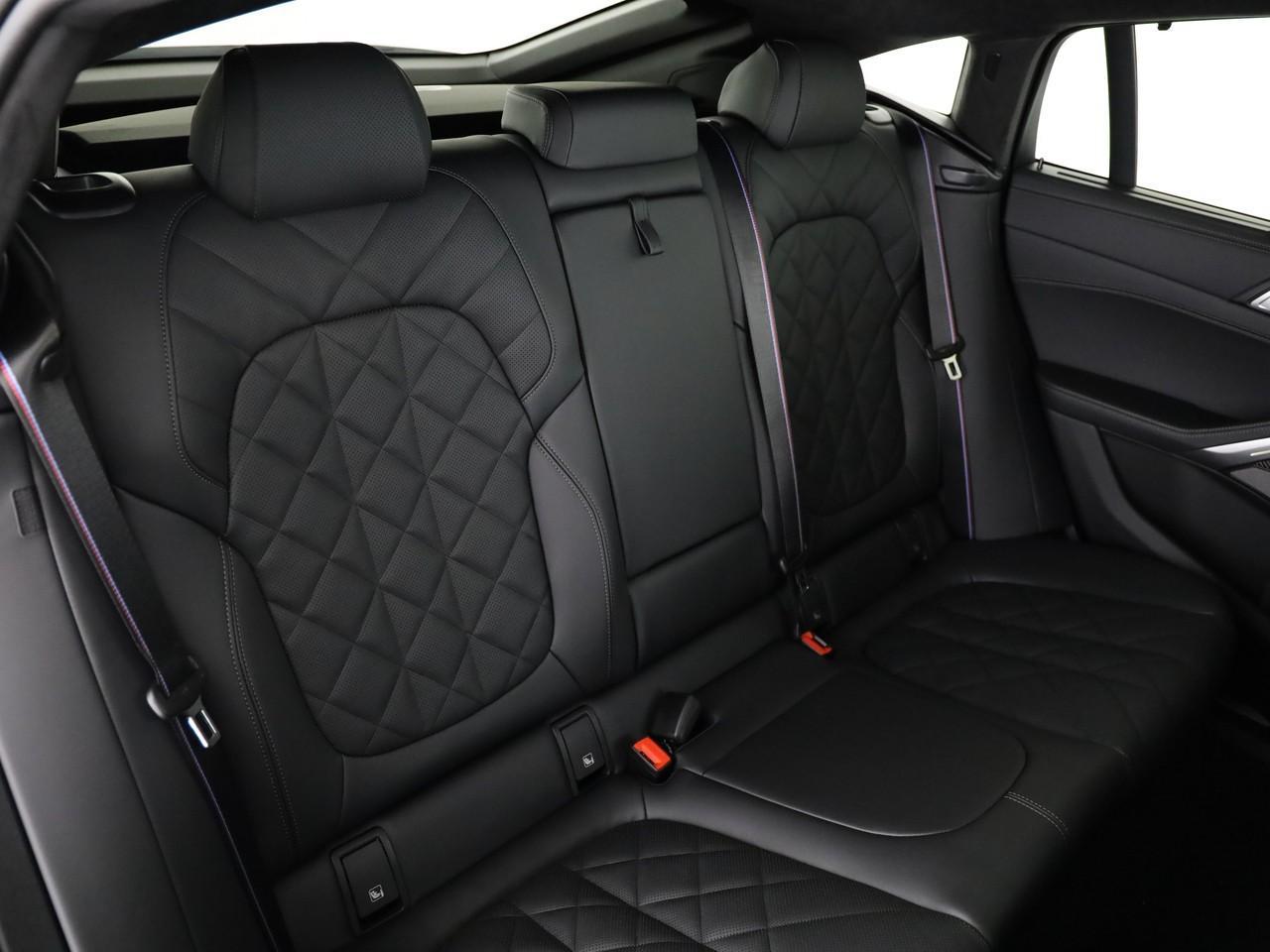 BMW X6 xDrive 48V M60i M Sport Pro Steptronic-image-15