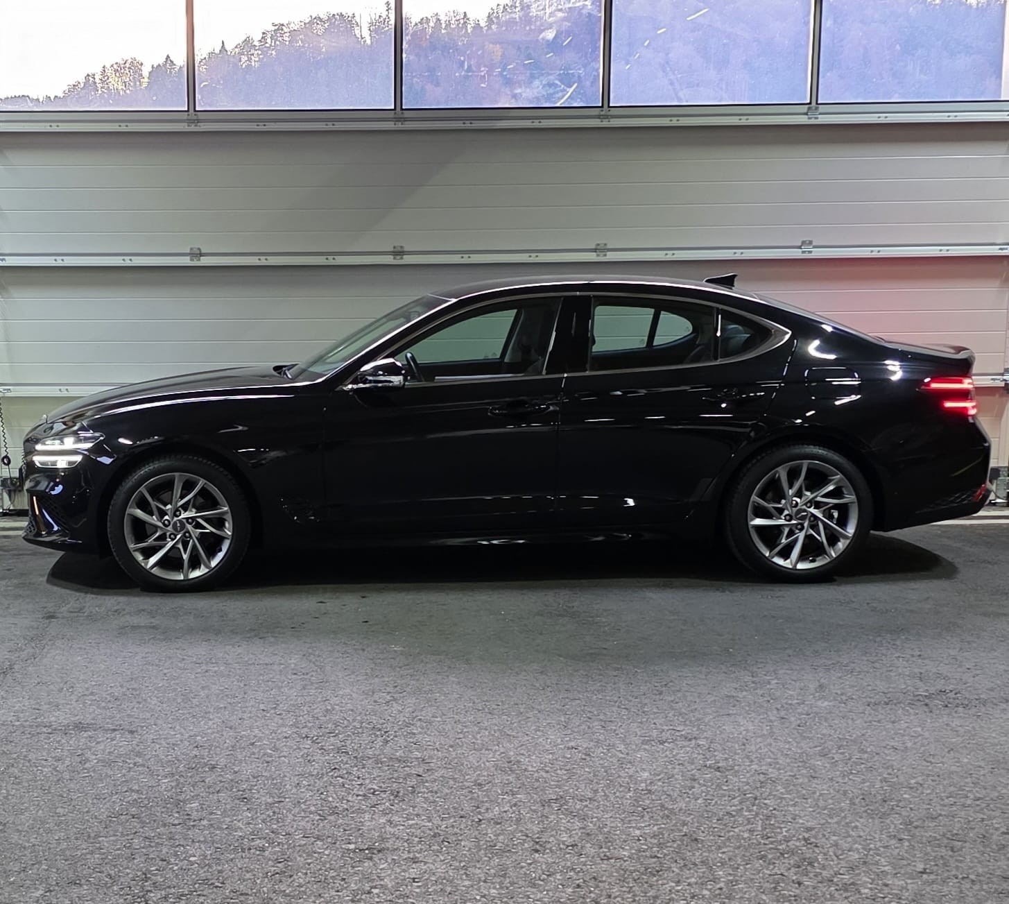 GENESIS G70 2.2 CRDI Luxury AT8 AWD-image-1