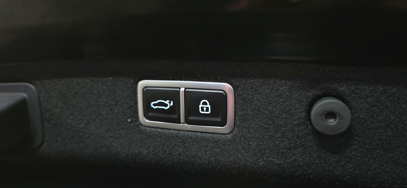 GENESIS G70 2.2 CRDI Luxury AT8 AWD-image-26
