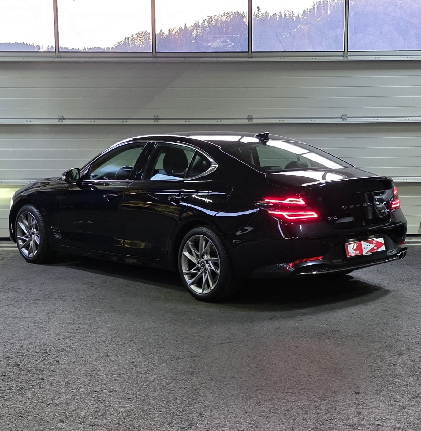 GENESIS G70 2.2 CRDI Luxury AT8 AWD-image-2