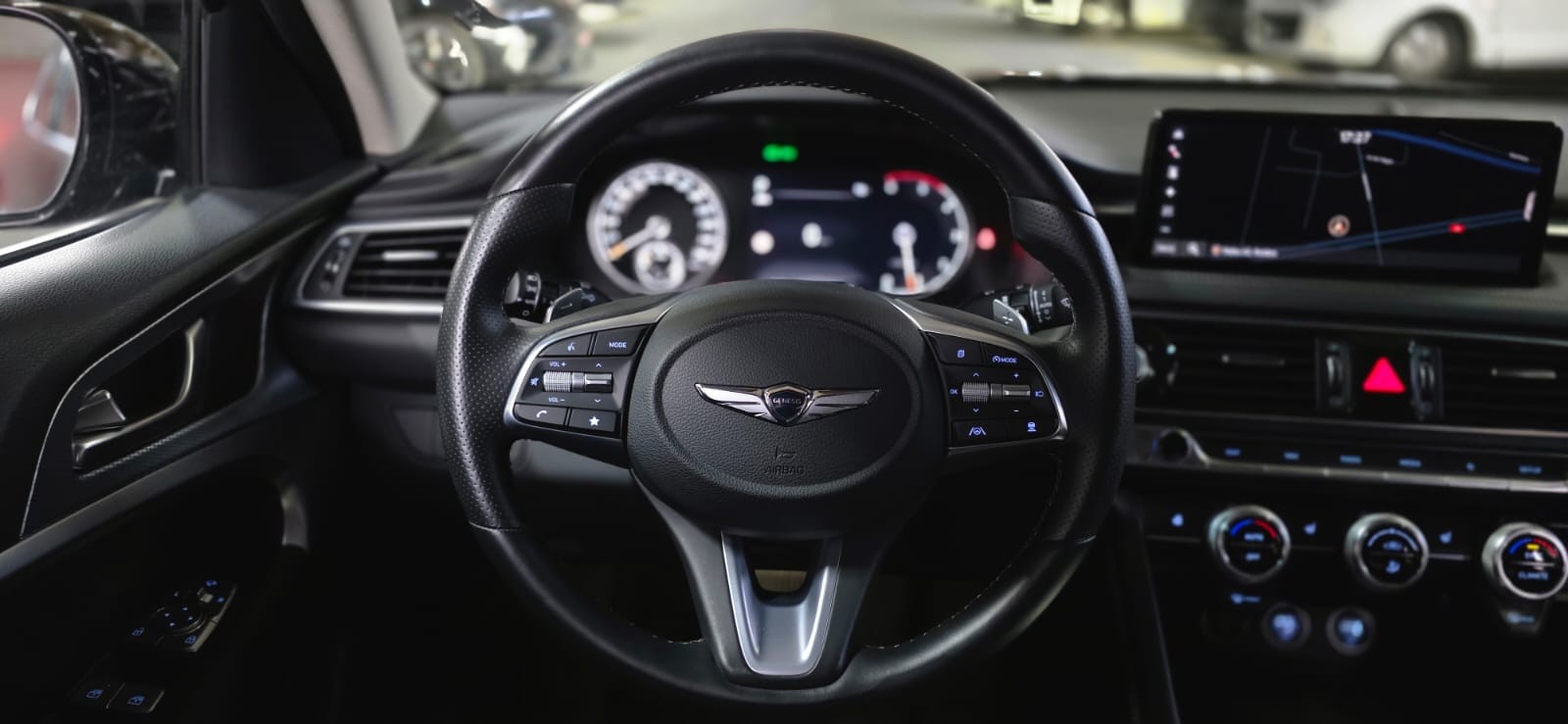 GENESIS G70 2.2 CRDI Luxury AT8 AWD-image-13