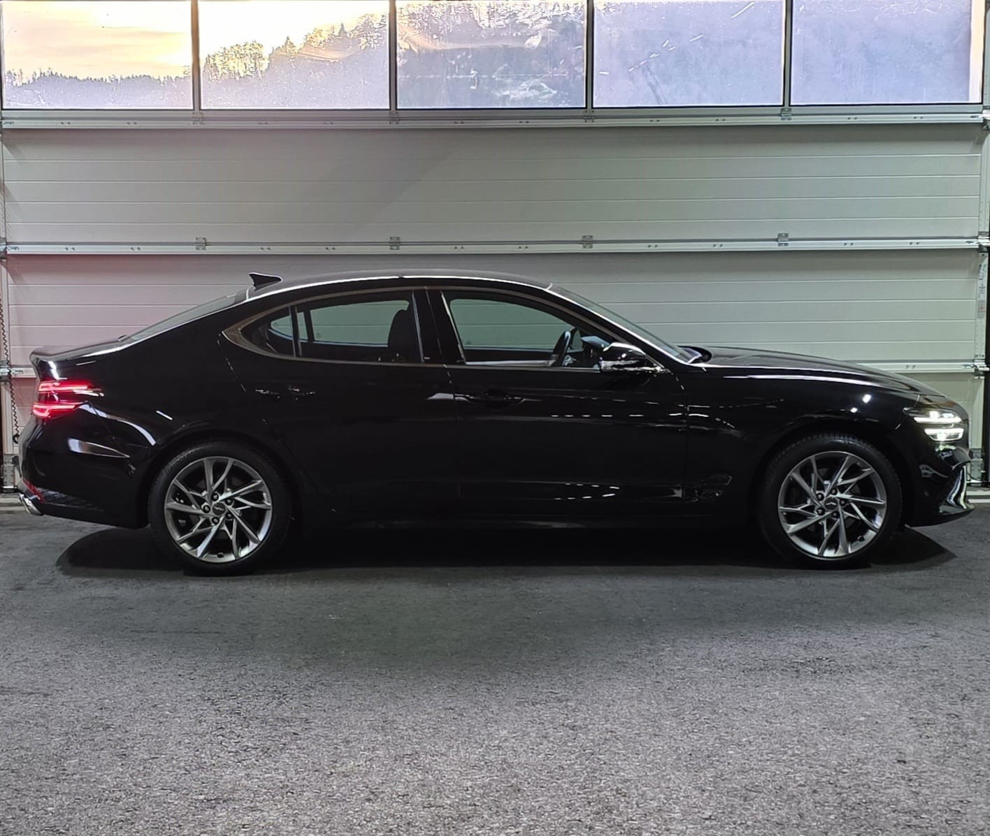 GENESIS G70 2.2 CRDI Luxury AT8 AWD-image-5