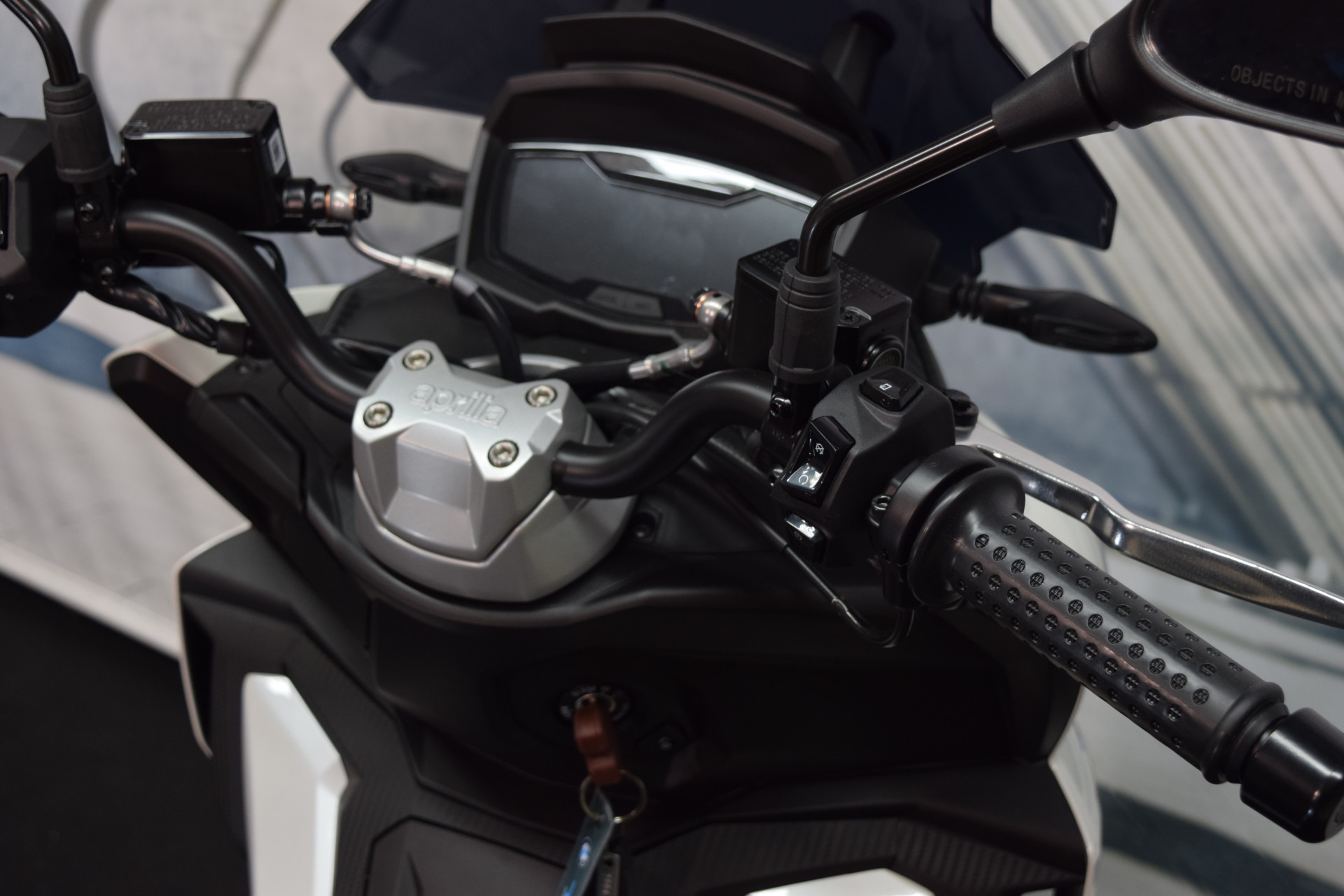 APRILIA SR GT 125 sofort verfügbar!-image-7