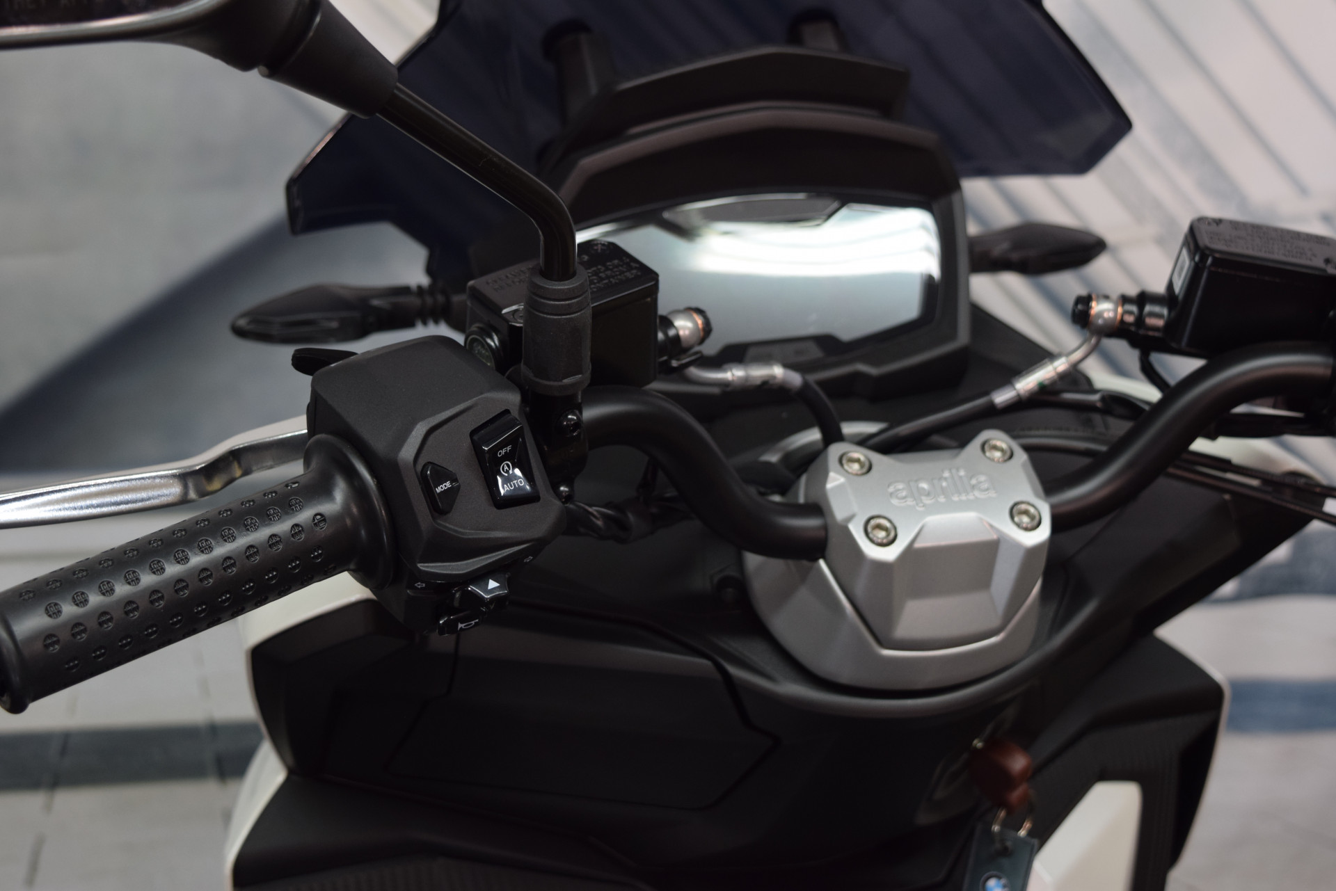 APRILIA SR GT 125 sofort verfügbar!-image-8