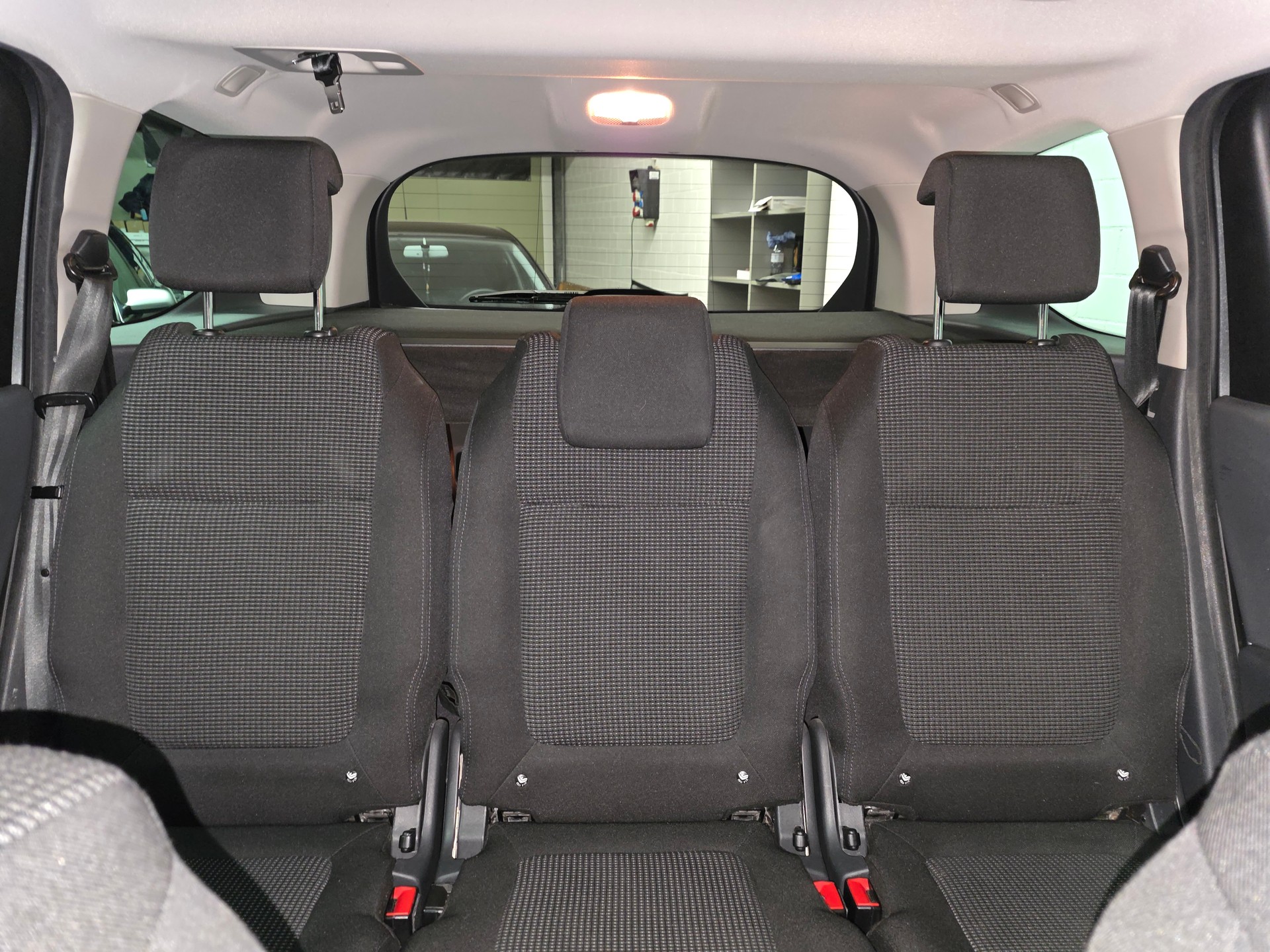 PEUGEOT 5008 1.6 16V T Sport Pack-image-16