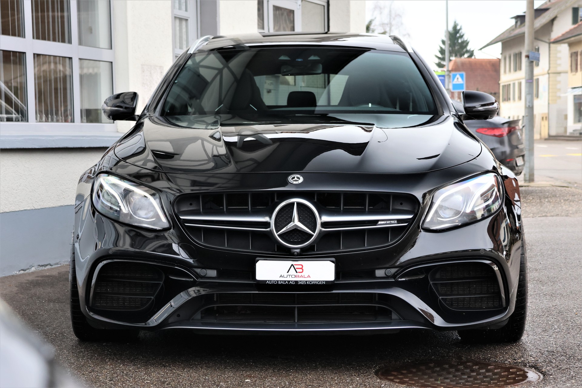 MERCEDES-BENZ E 63 AMG S 4 Matic 9G-Tronic (CH)-showroom-element-1