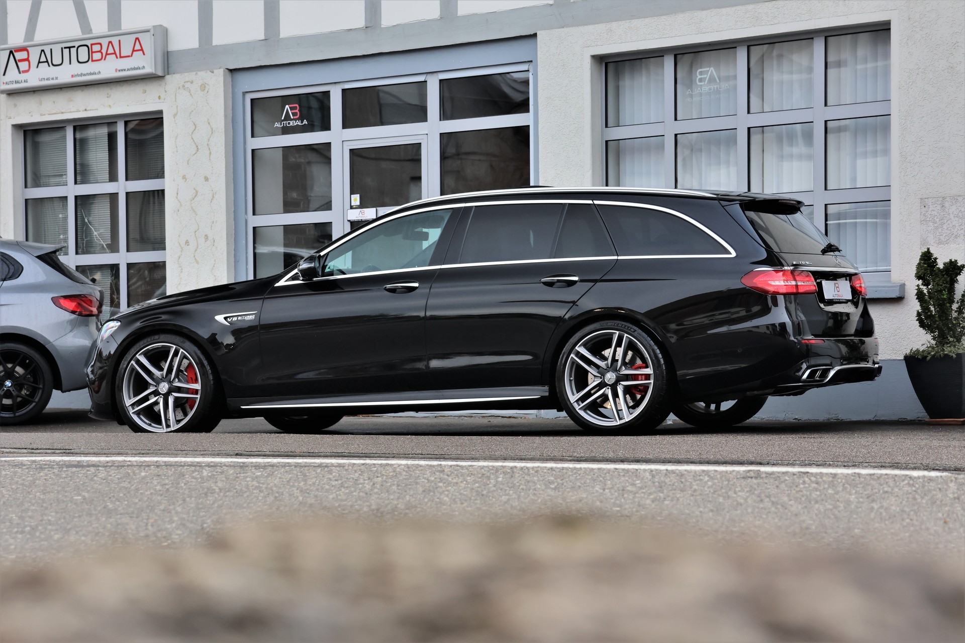 MERCEDES-BENZ E 63 AMG S 4 Matic 9G-Tronic (CH)-showroom-element-3