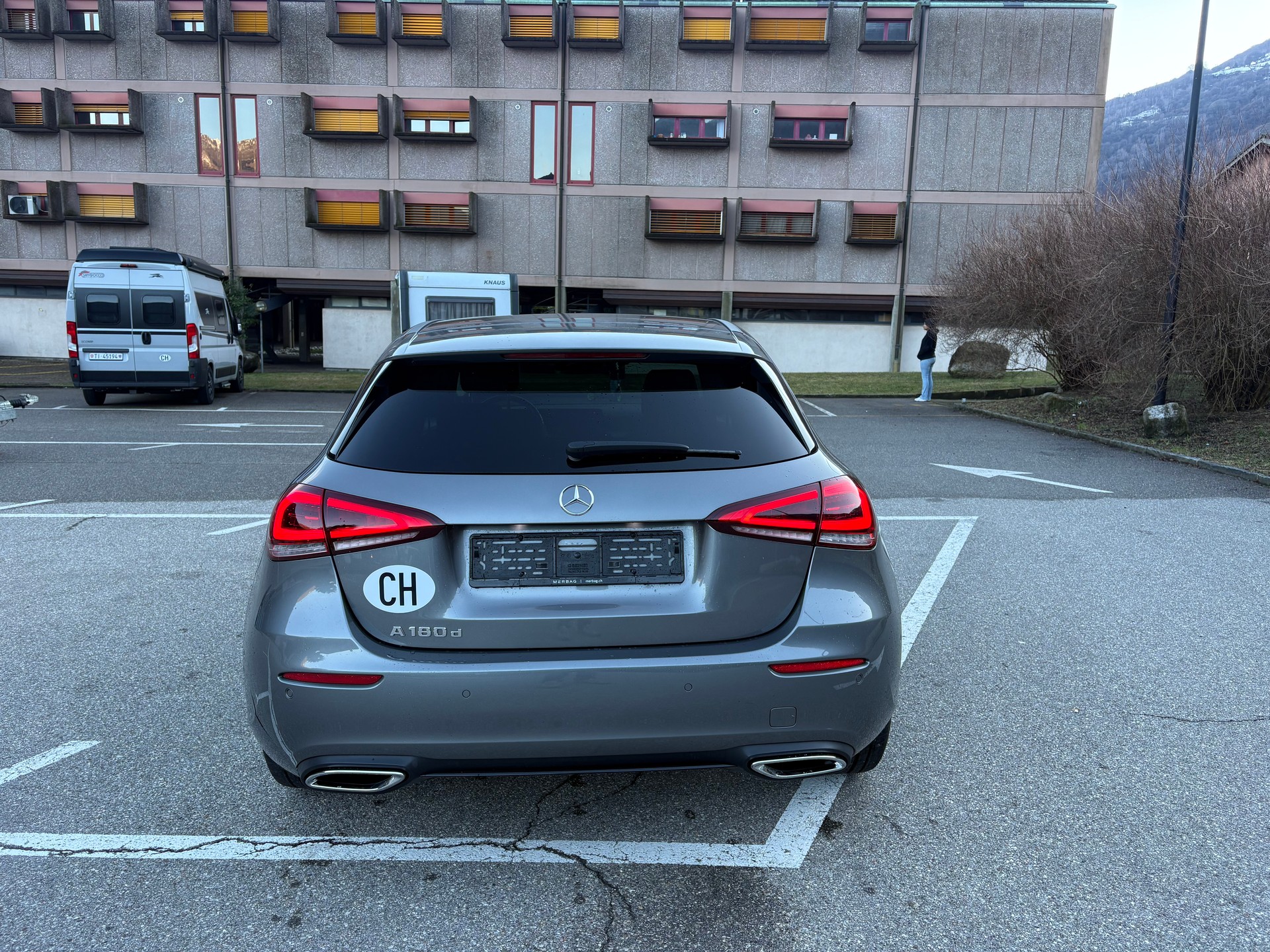 MERCEDES-BENZ A 180 d-image-3