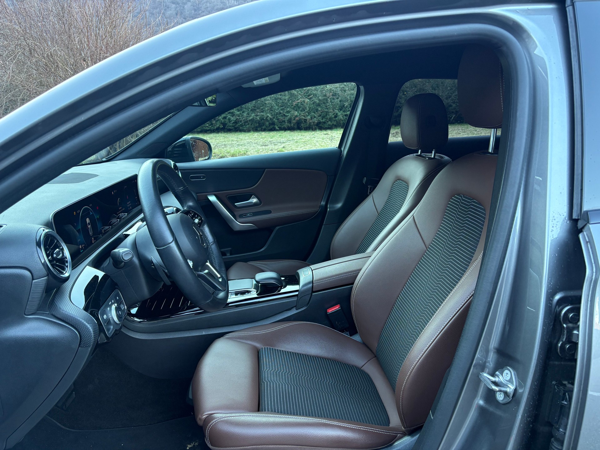 MERCEDES-BENZ A 180 d-image-9