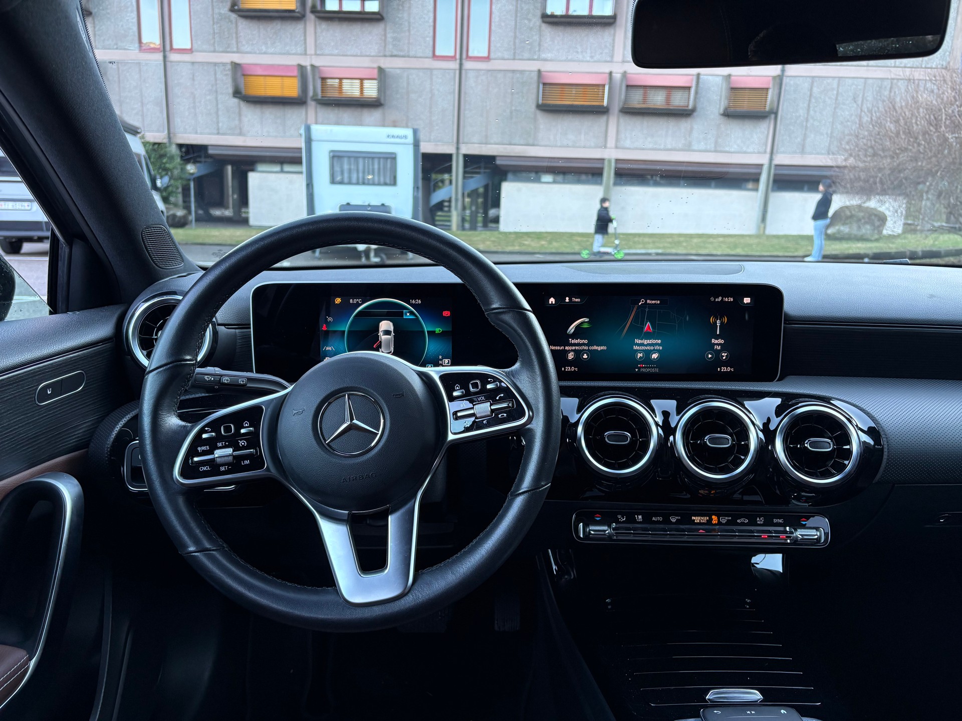 MERCEDES-BENZ A 180 d-image-7