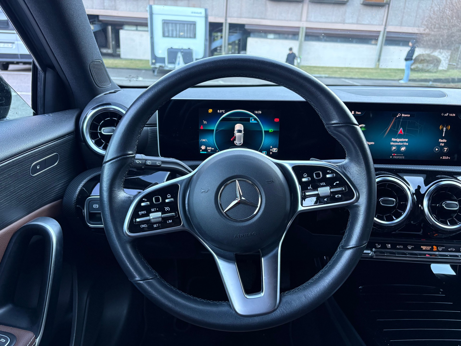MERCEDES-BENZ A 180 d-image-8