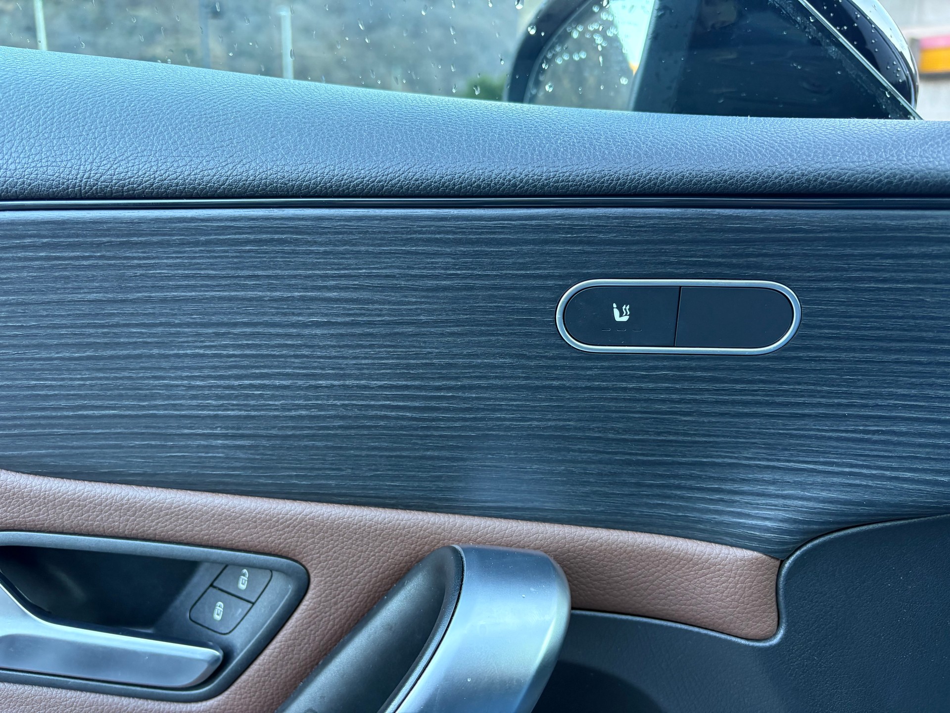 MERCEDES-BENZ A 180 d-image-12