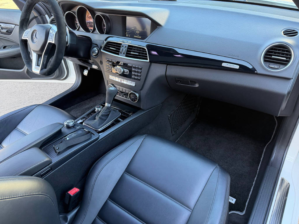 MERCEDES-BENZ C 63 V8 AMG Coupé - 507 Edition-image-20