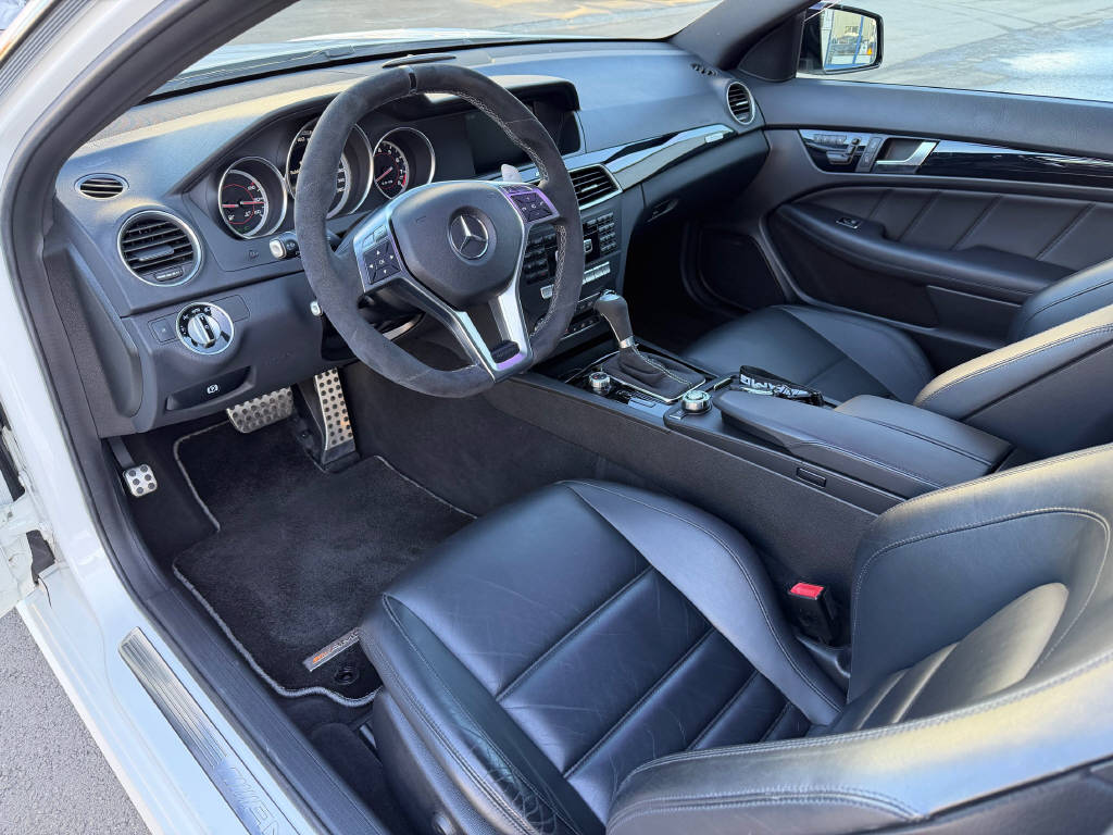 MERCEDES-BENZ C 63 V8 AMG Coupé - 507 Edition-image-15