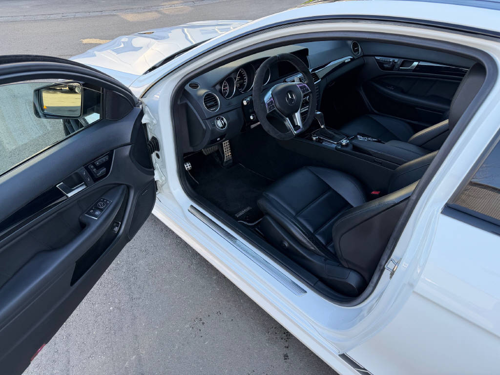 MERCEDES-BENZ C 63 V8 AMG Coupé - 507 Edition-image-16