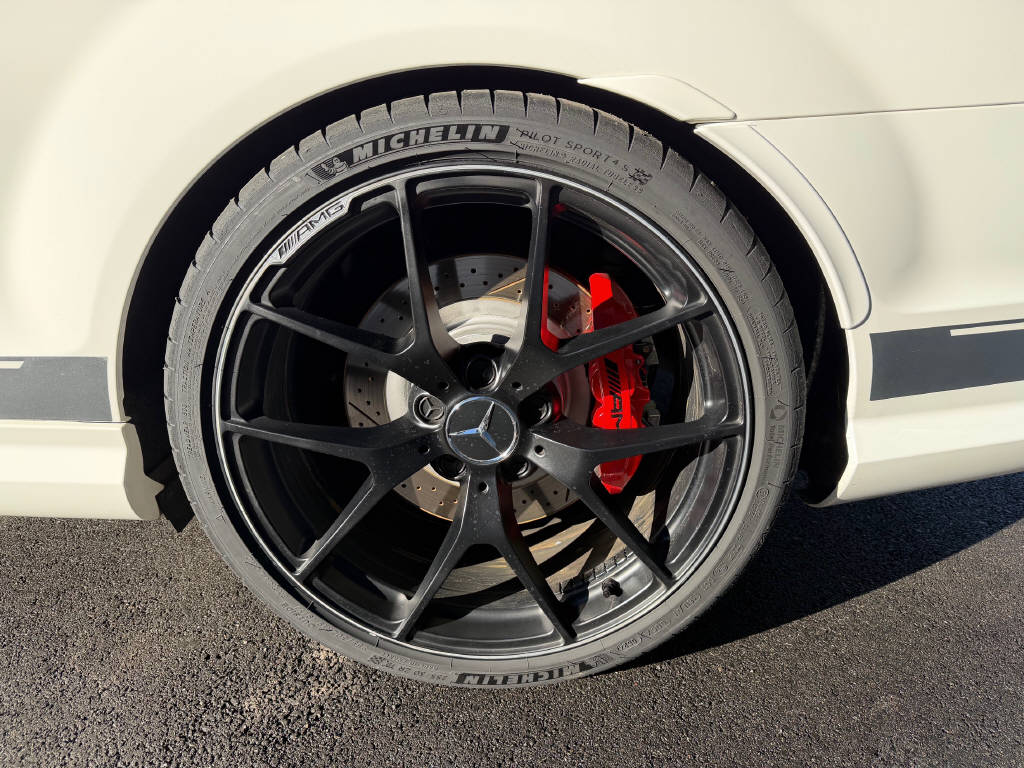 MERCEDES-BENZ C 63 V8 AMG Coupé - 507 Edition-image-9