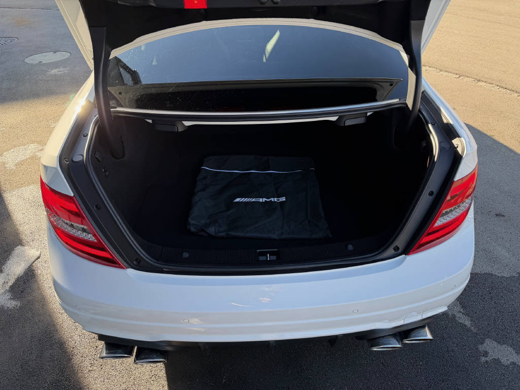 MERCEDES-BENZ C 63 V8 AMG Coupé - 507 Edition-image-25
