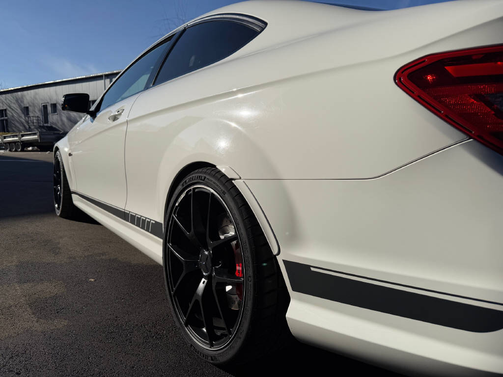 MERCEDES-BENZ C 63 V8 AMG Coupé - 507 Edition-image-5