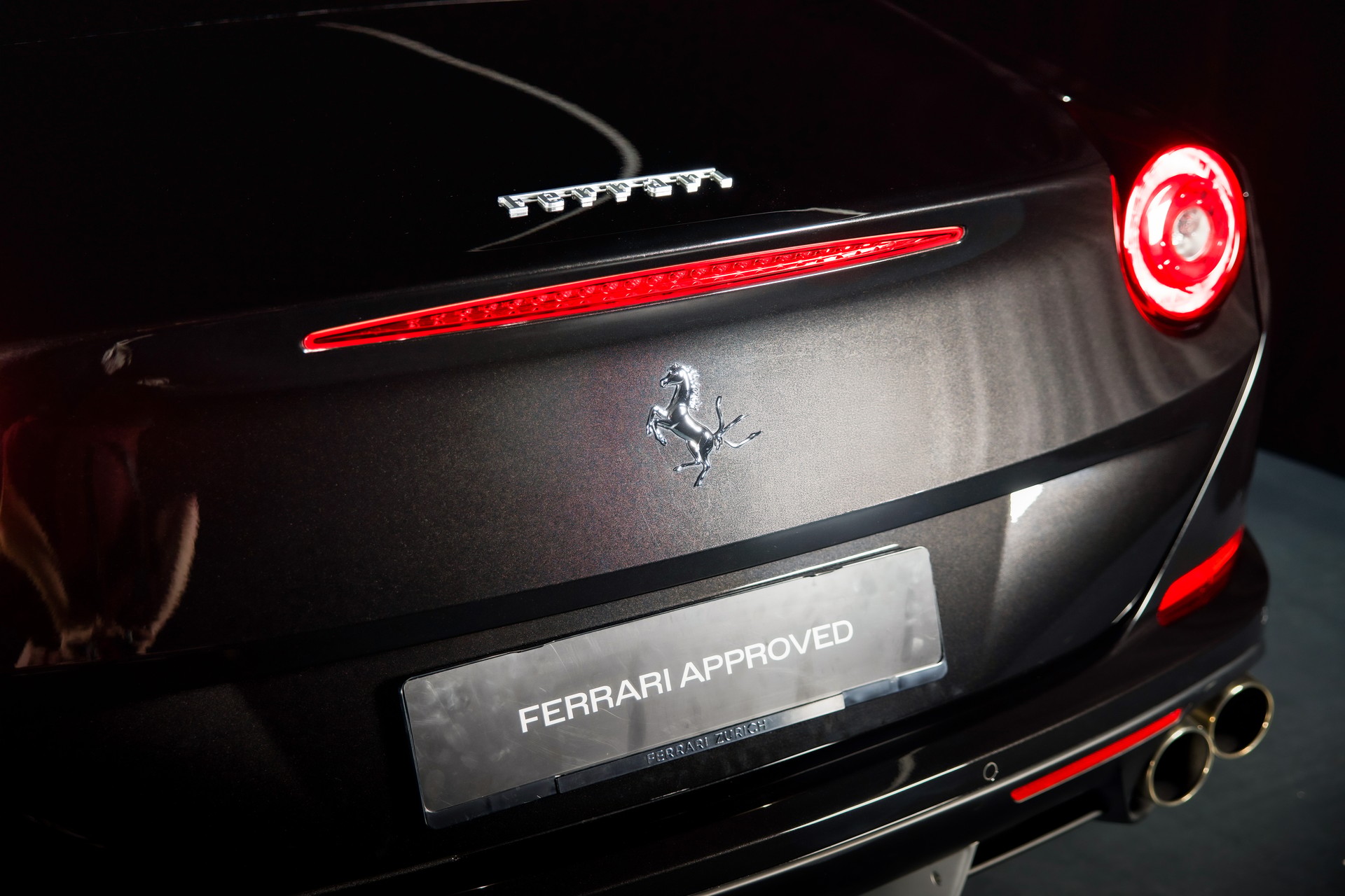 FERRARI California 3.9 V8 T-image-12