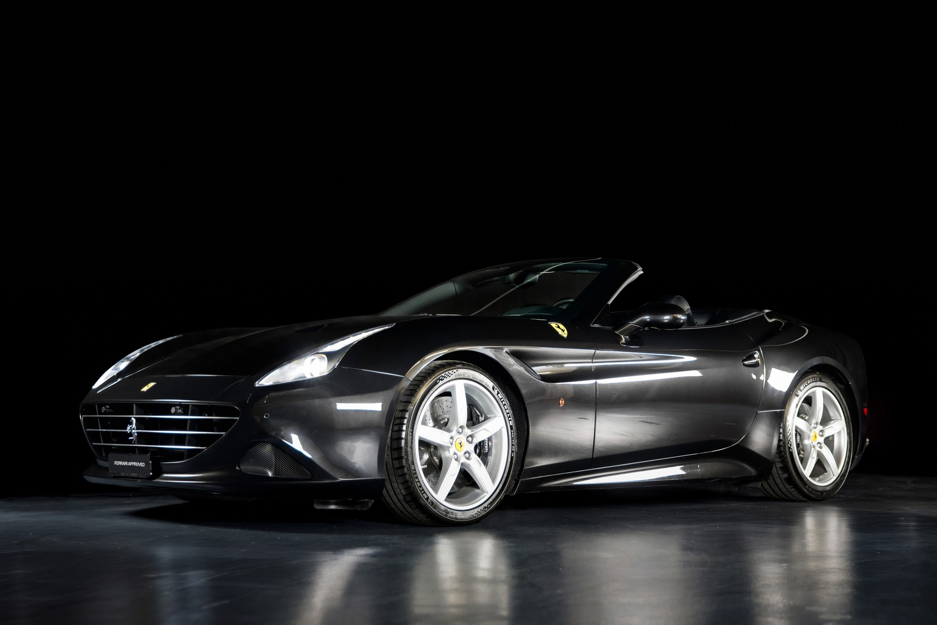 FERRARI California 3.9 V8 T-showroom-element-1