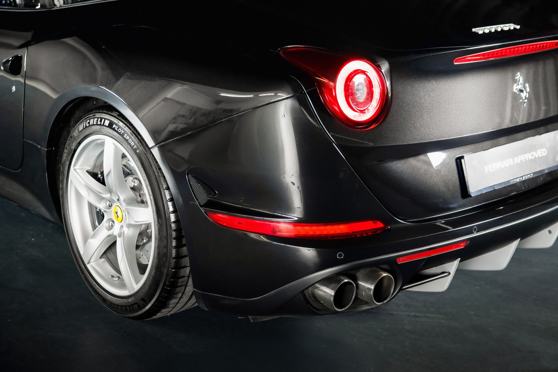 FERRARI California 3.9 V8 T-image-10