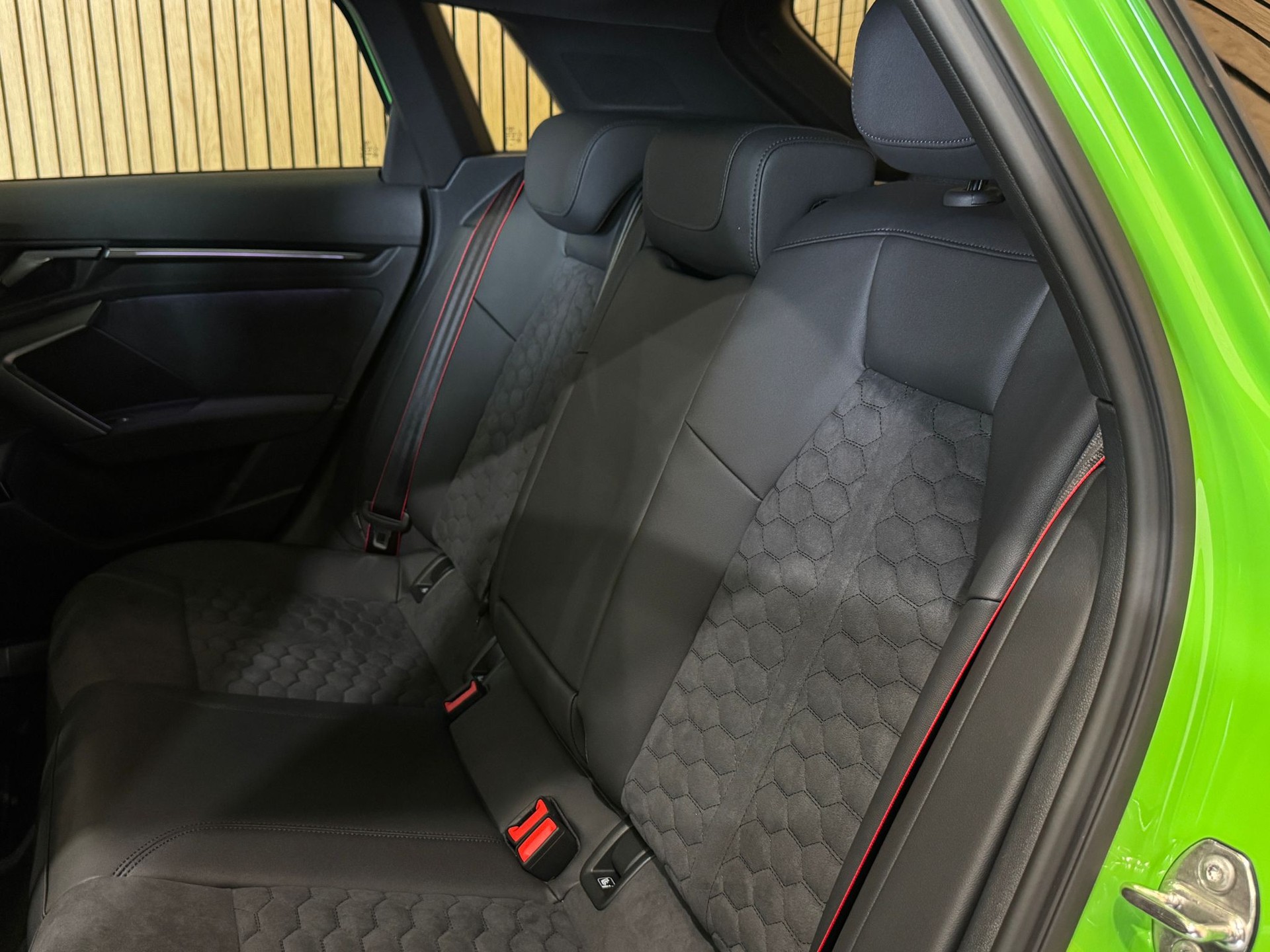 AUDI RS3 Sportback 2.5 TSI competition limited quattro S-tronic *Verde Kyalami*-image-26