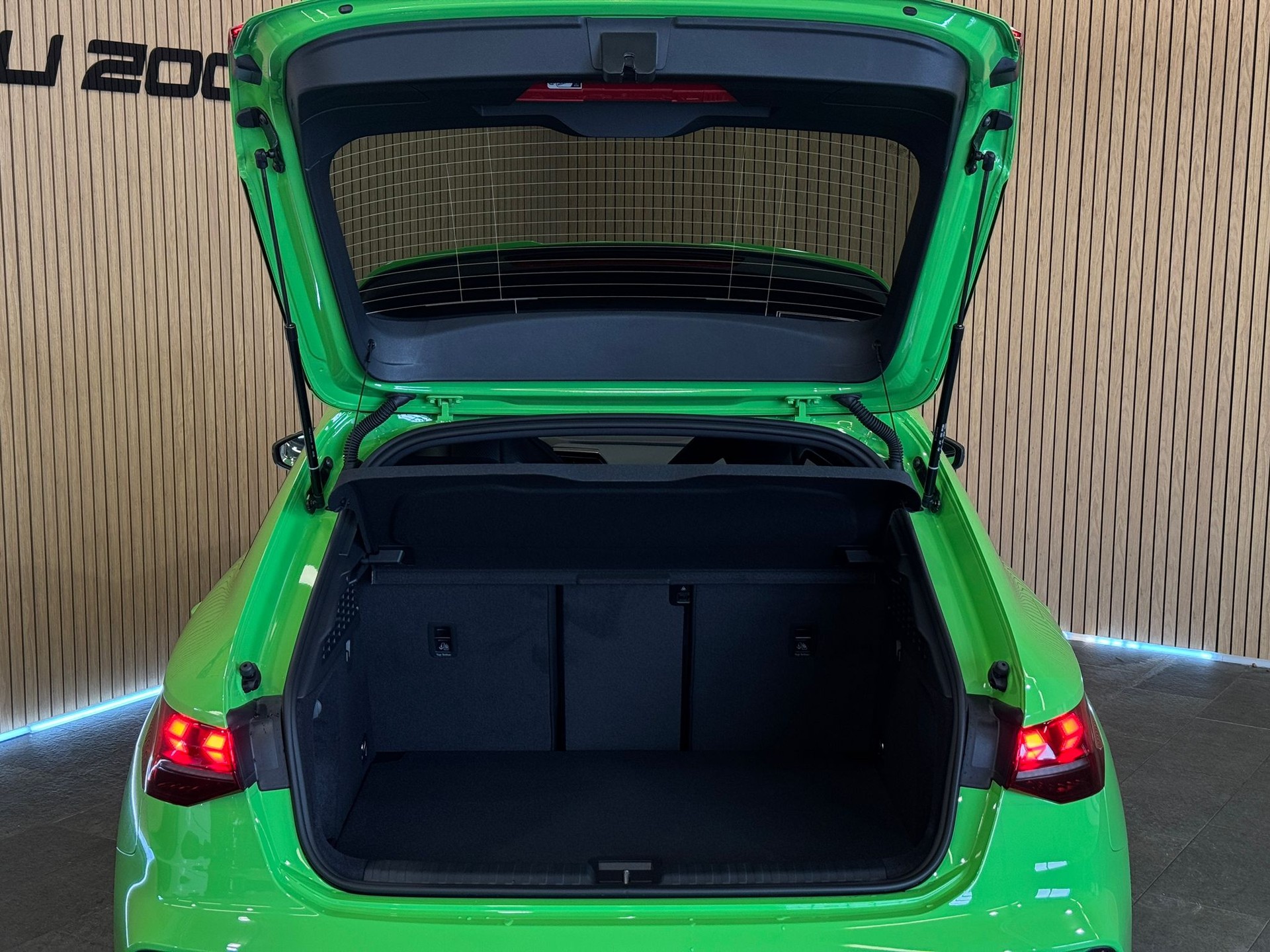 AUDI RS3 Sportback 2.5 TSI competition limited quattro S-tronic *Verde Kyalami*-image-5