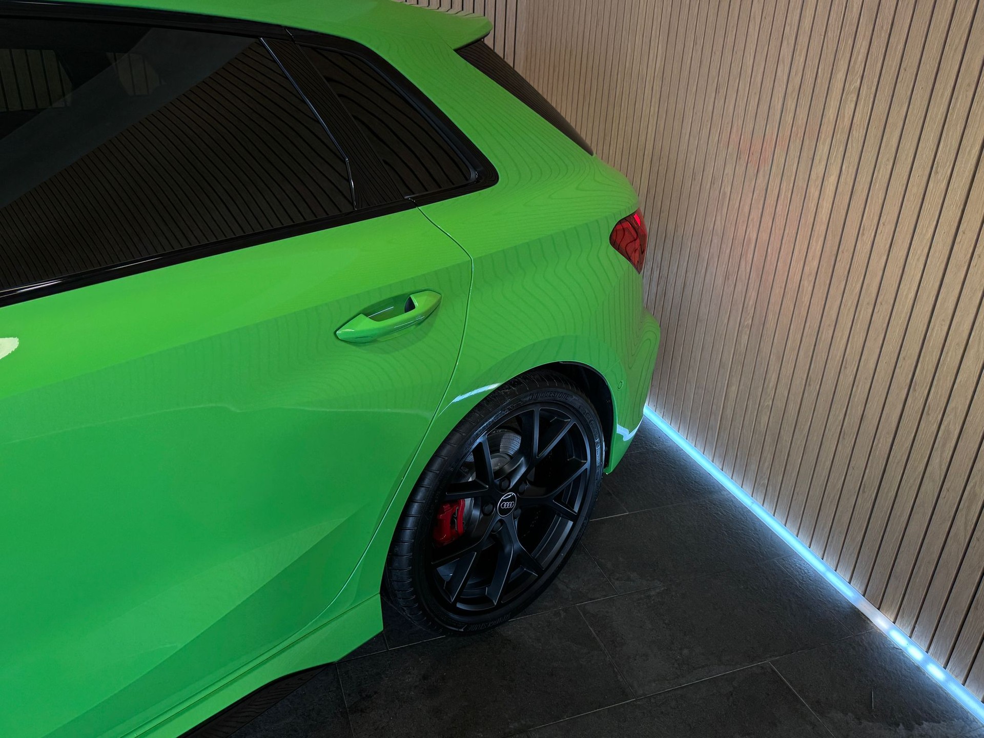 AUDI RS3 Sportback 2.5 TSI competition limited quattro S-tronic *Verde Kyalami*-showroom-element-2