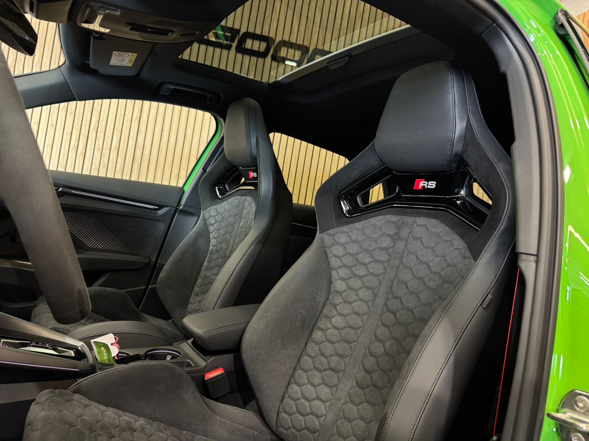 AUDI RS3 Sportback 2.5 TSI competition limited quattro S-tronic *Verde Kyalami*-image-24