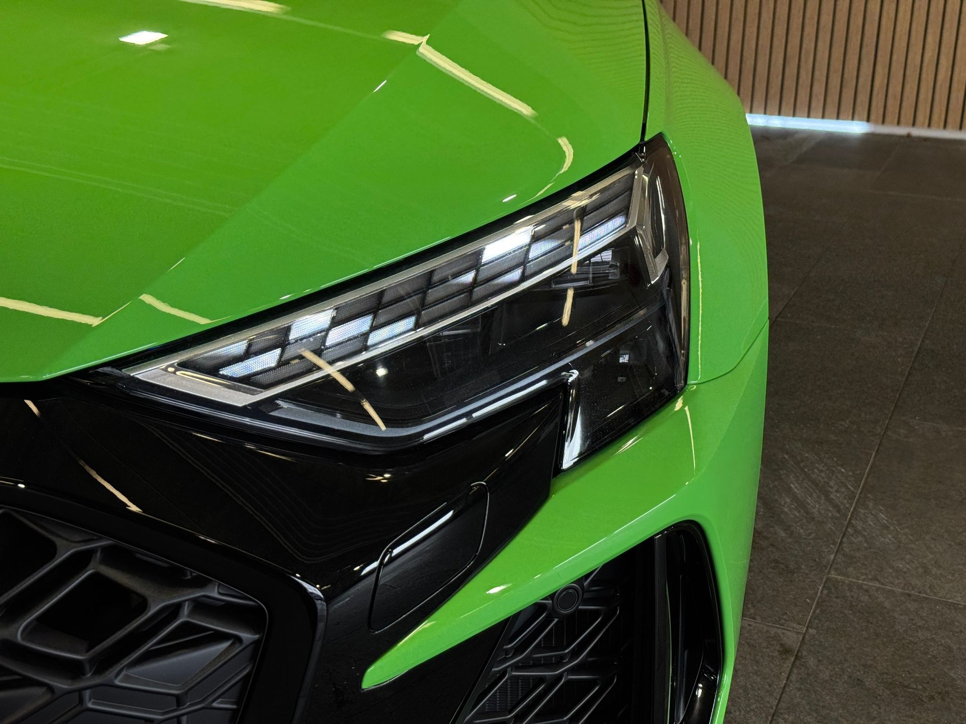 AUDI RS3 Sportback 2.5 TSI competition limited quattro S-tronic *Verde Kyalami*-image-7