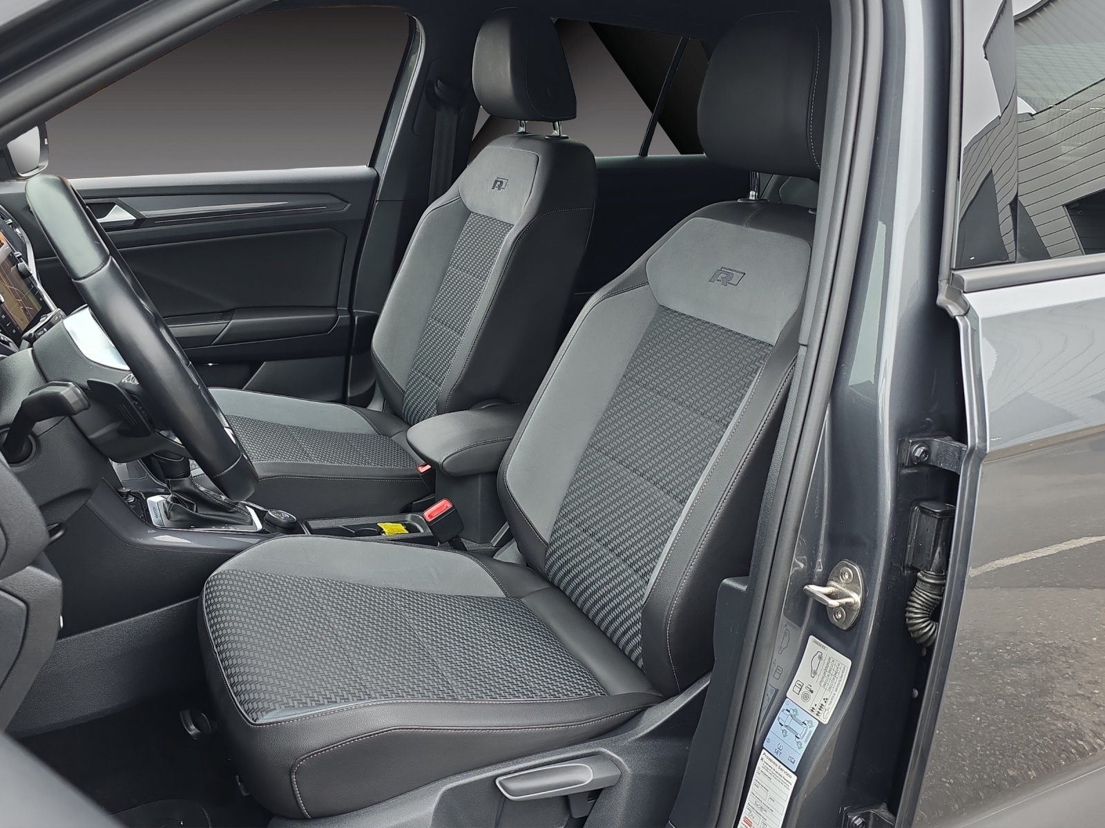VW T-Roc 2.0 TSI Sport R-Line DSG 4Motion-image-14