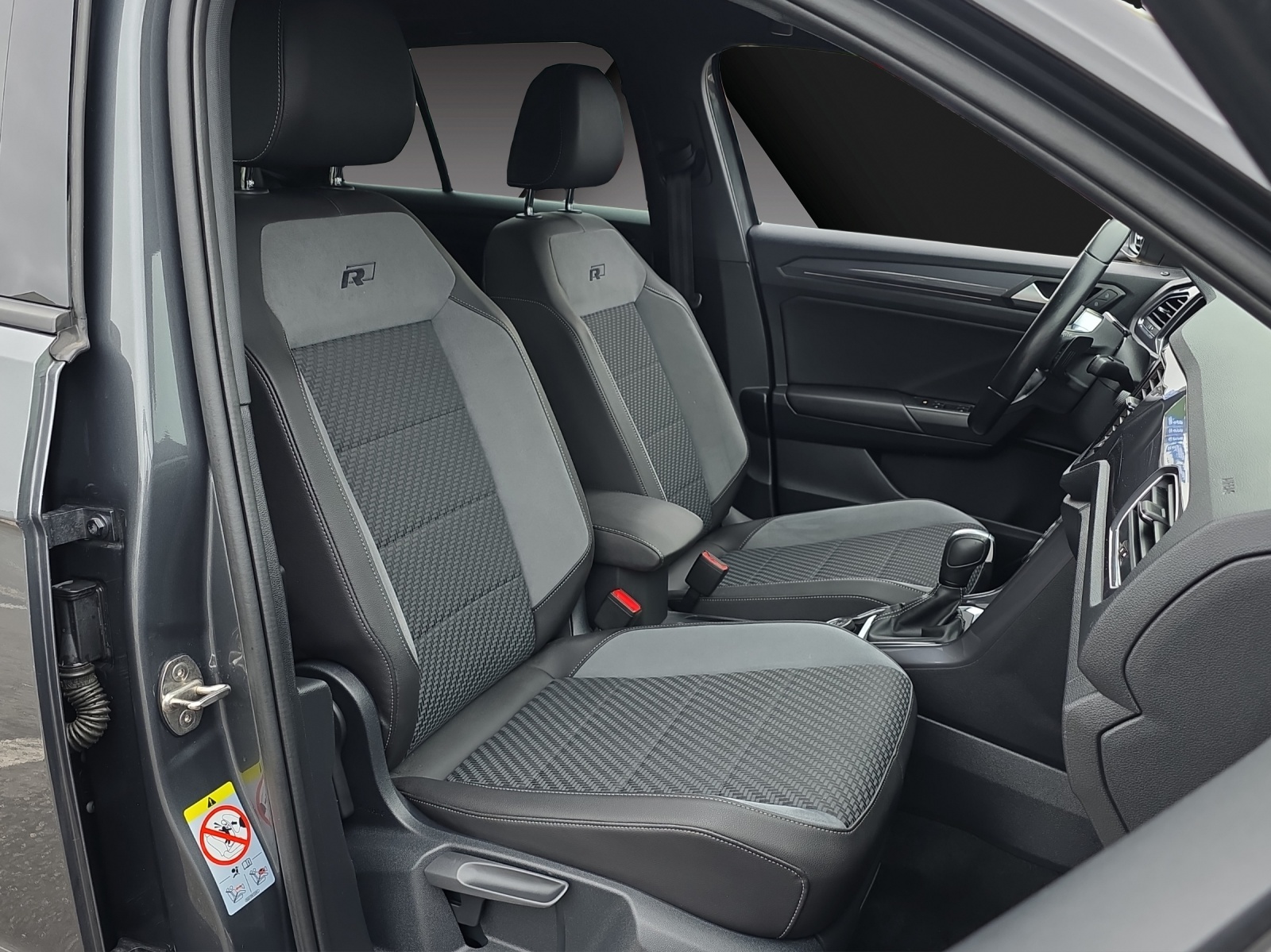 VW T-Roc 2.0 TSI Sport R-Line DSG 4Motion-image-16