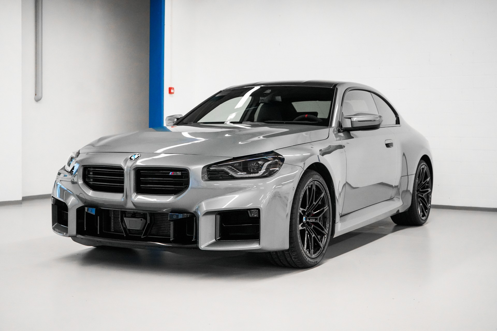 BMW M2 Steptronic-showroom-element-1