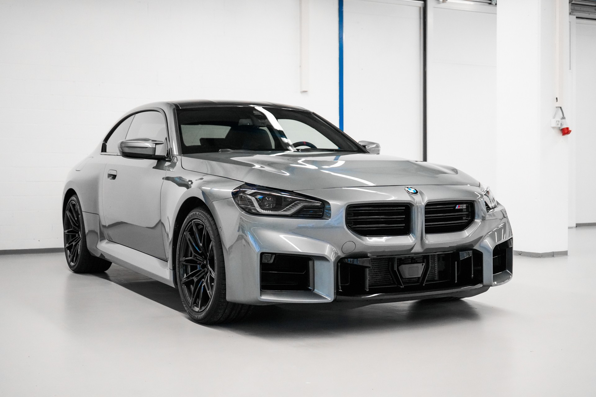 BMW M2 Steptronic-showroom-element-2