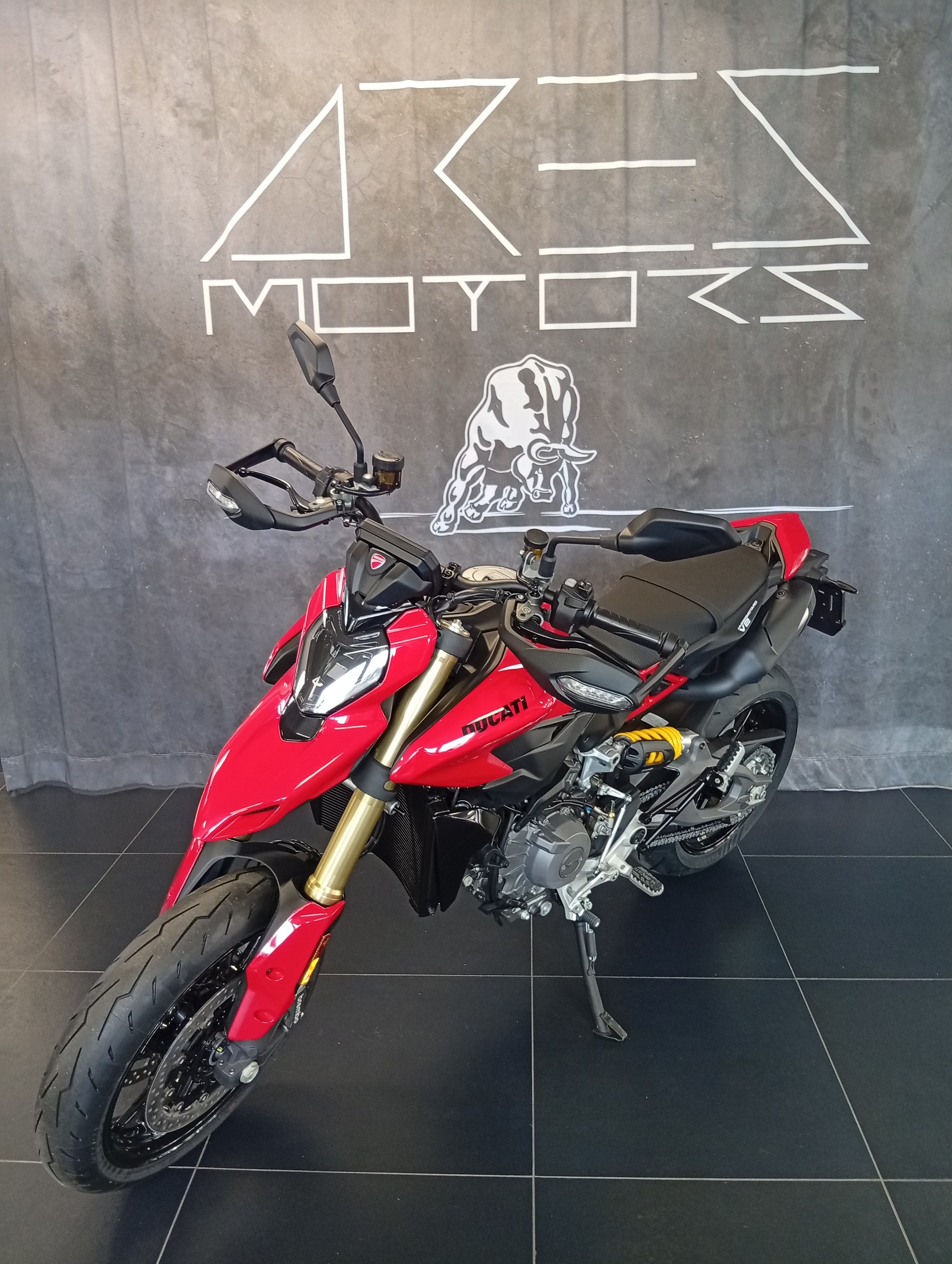 DUCATI HYPERMOTARD V2-image-3