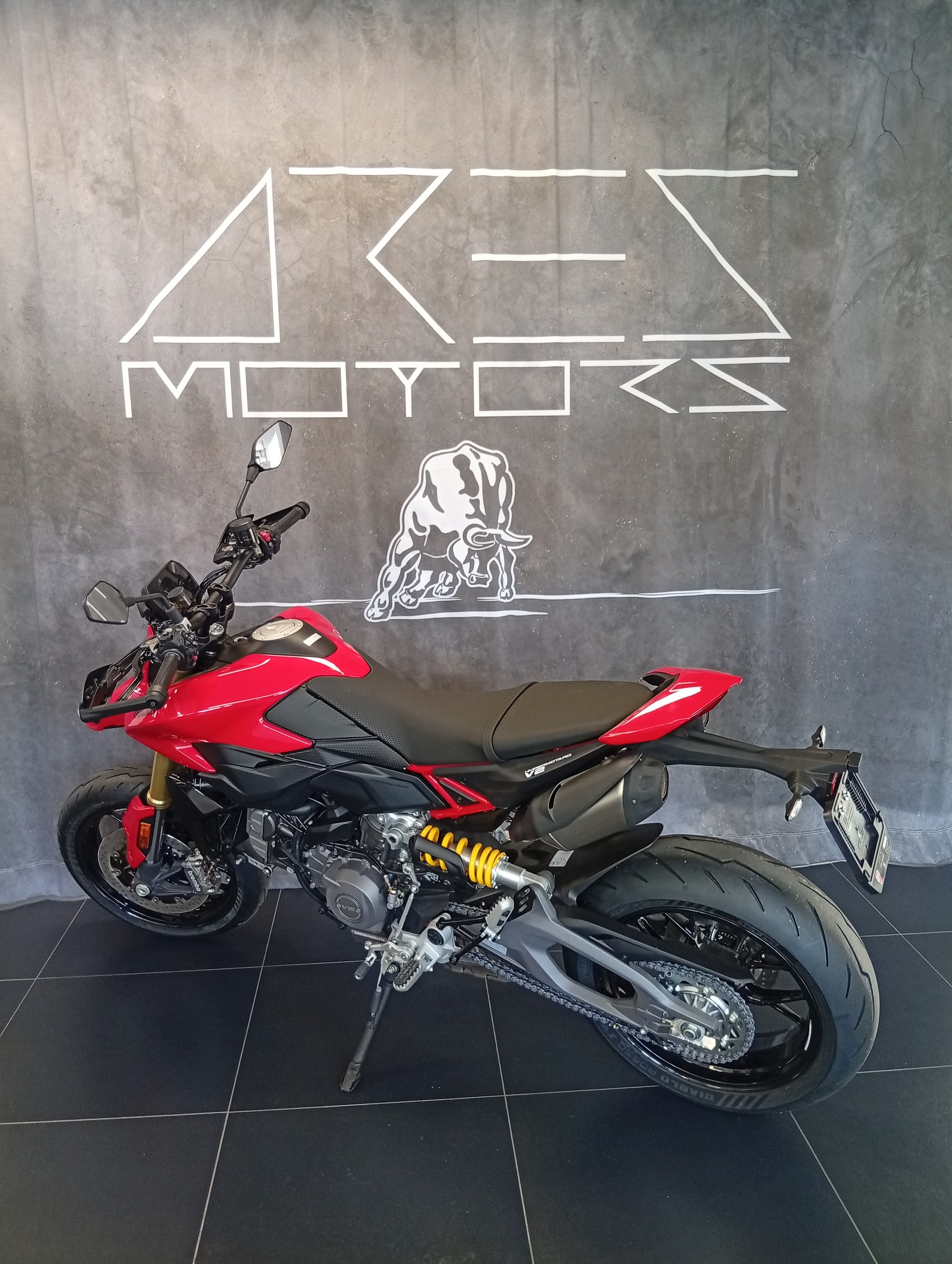 DUCATI HYPERMOTARD V2-image-5
