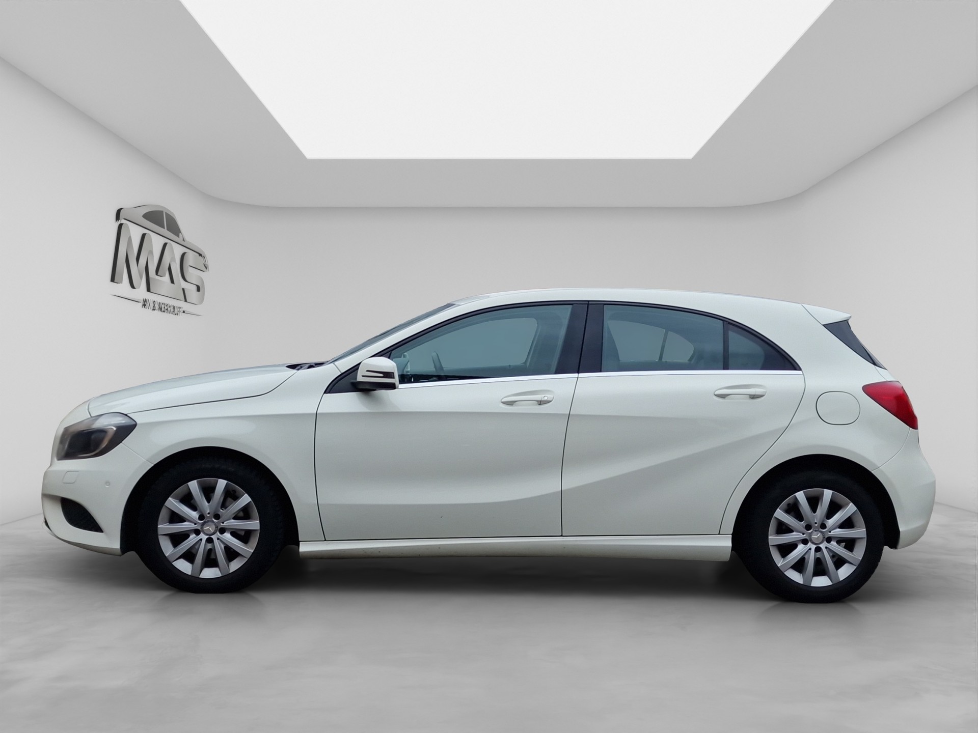 MERCEDES-BENZ A 180 (170) BlueEfficiency Classic-image-2