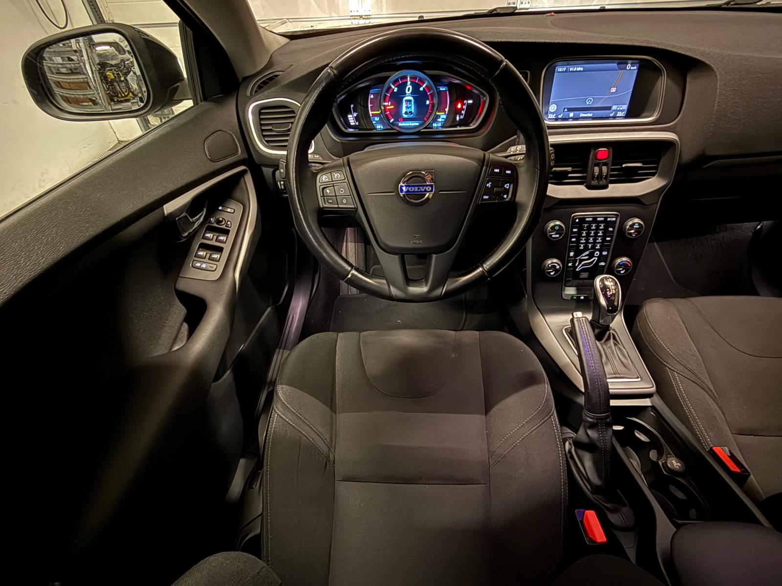 VOLVO V40 D2 Powershift-image-16