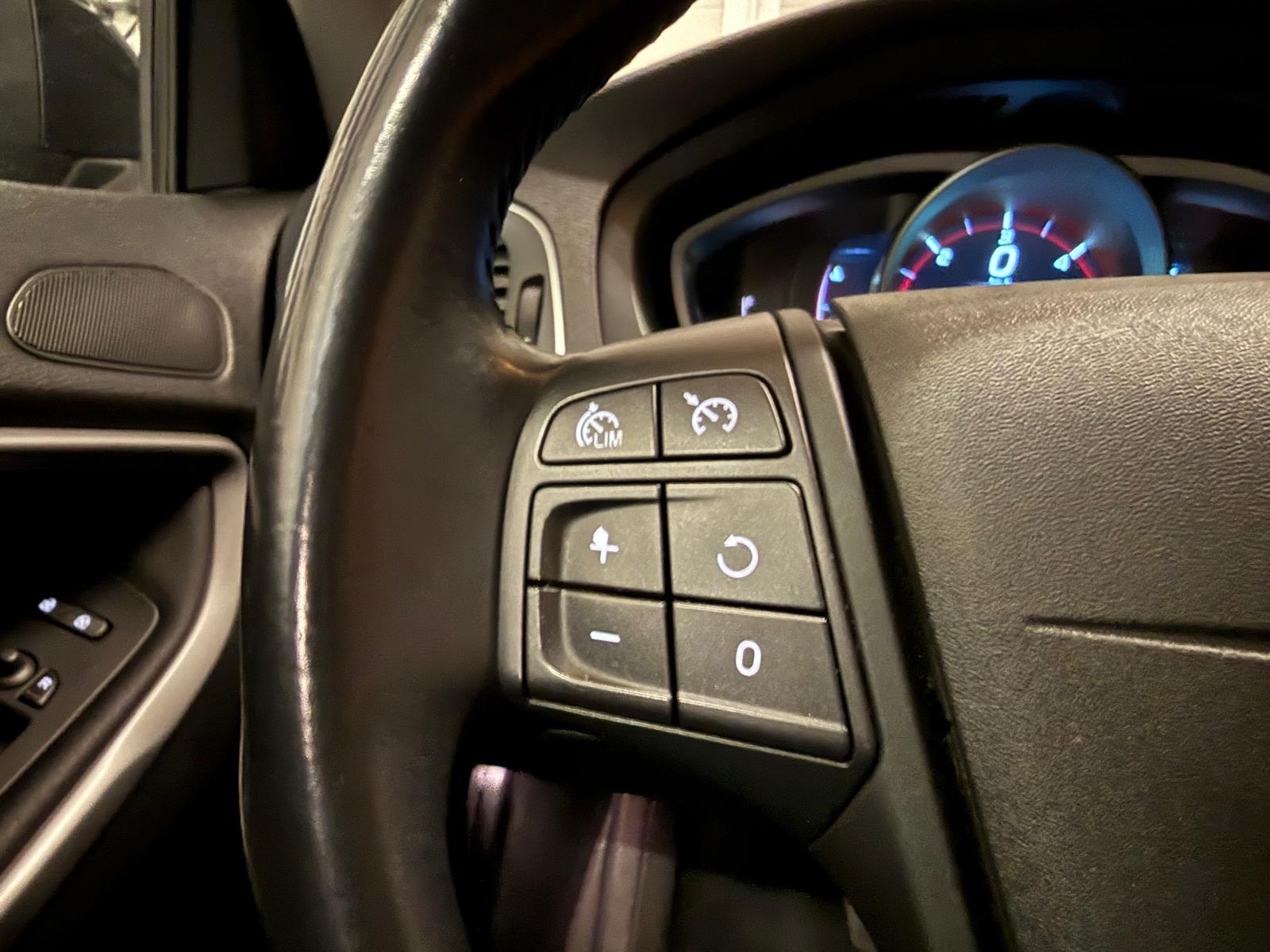 VOLVO V40 D2 Powershift-image-19