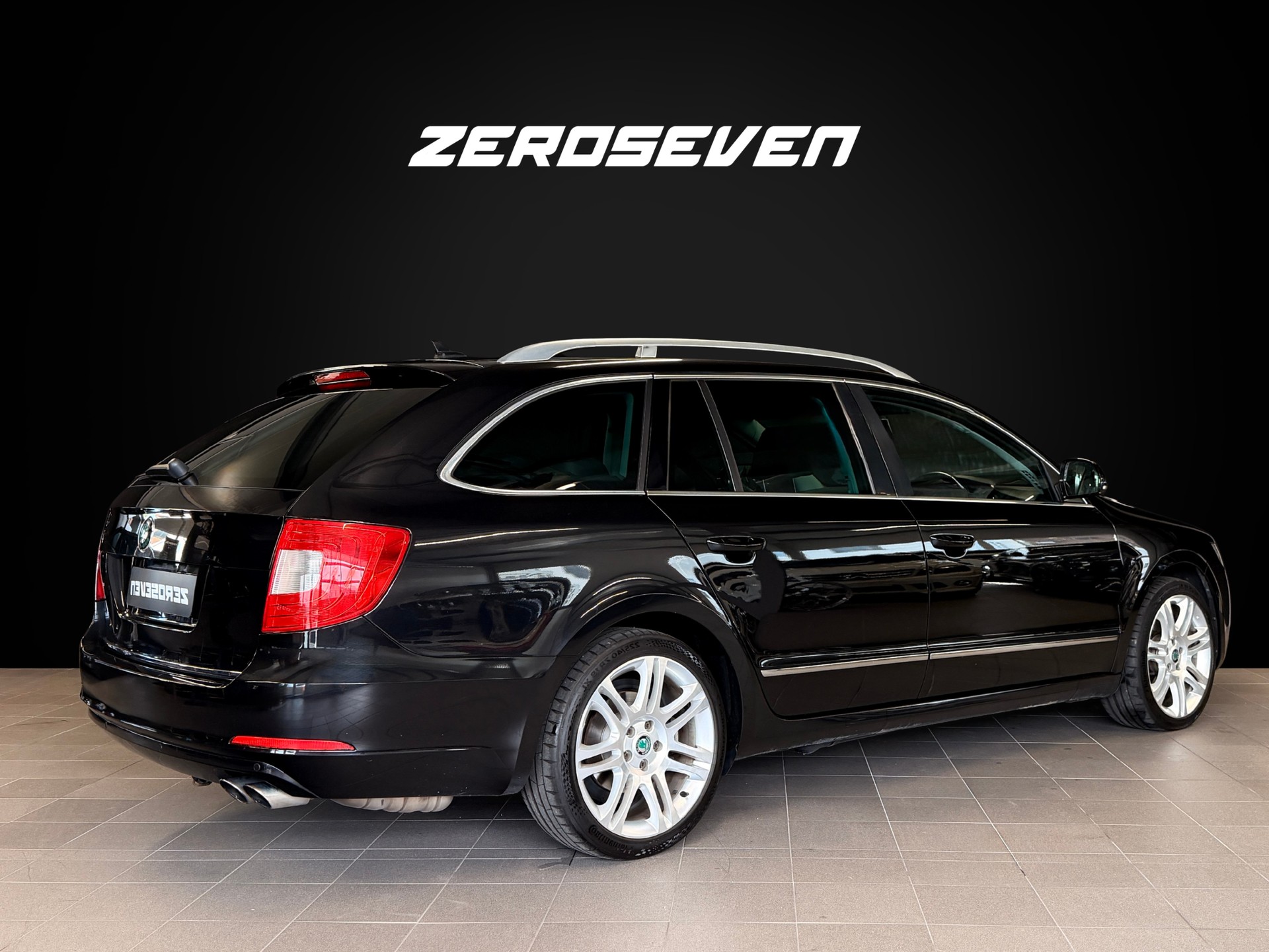 SKODA Superb Combi 2.0 TDi Elegance 4x4 DSG-image-7