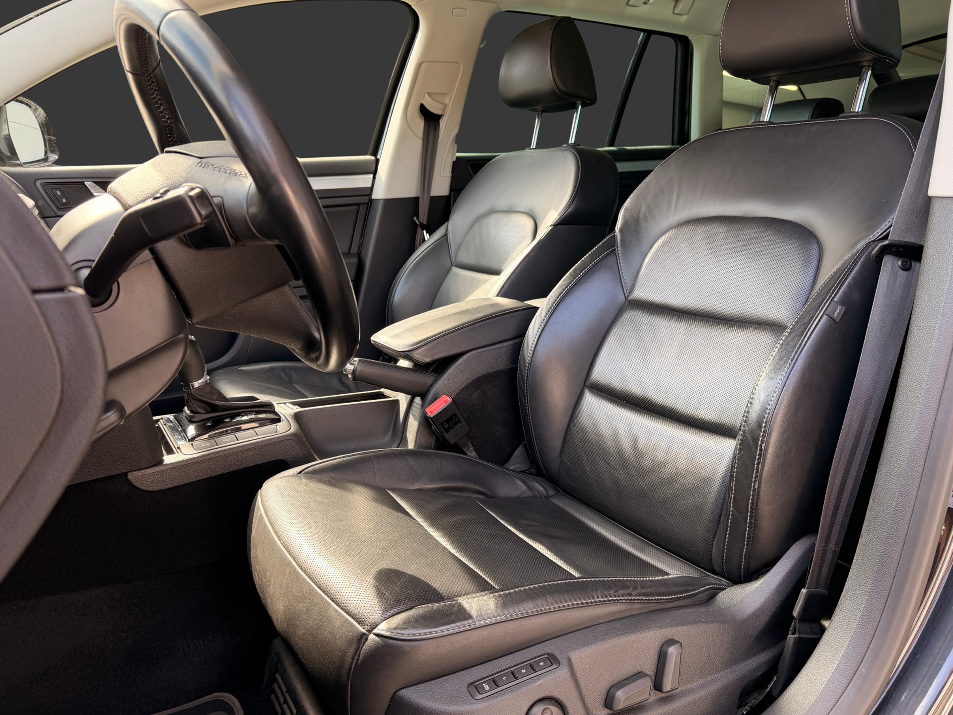 SKODA Superb Combi 2.0 TDi Elegance 4x4 DSG-image-12