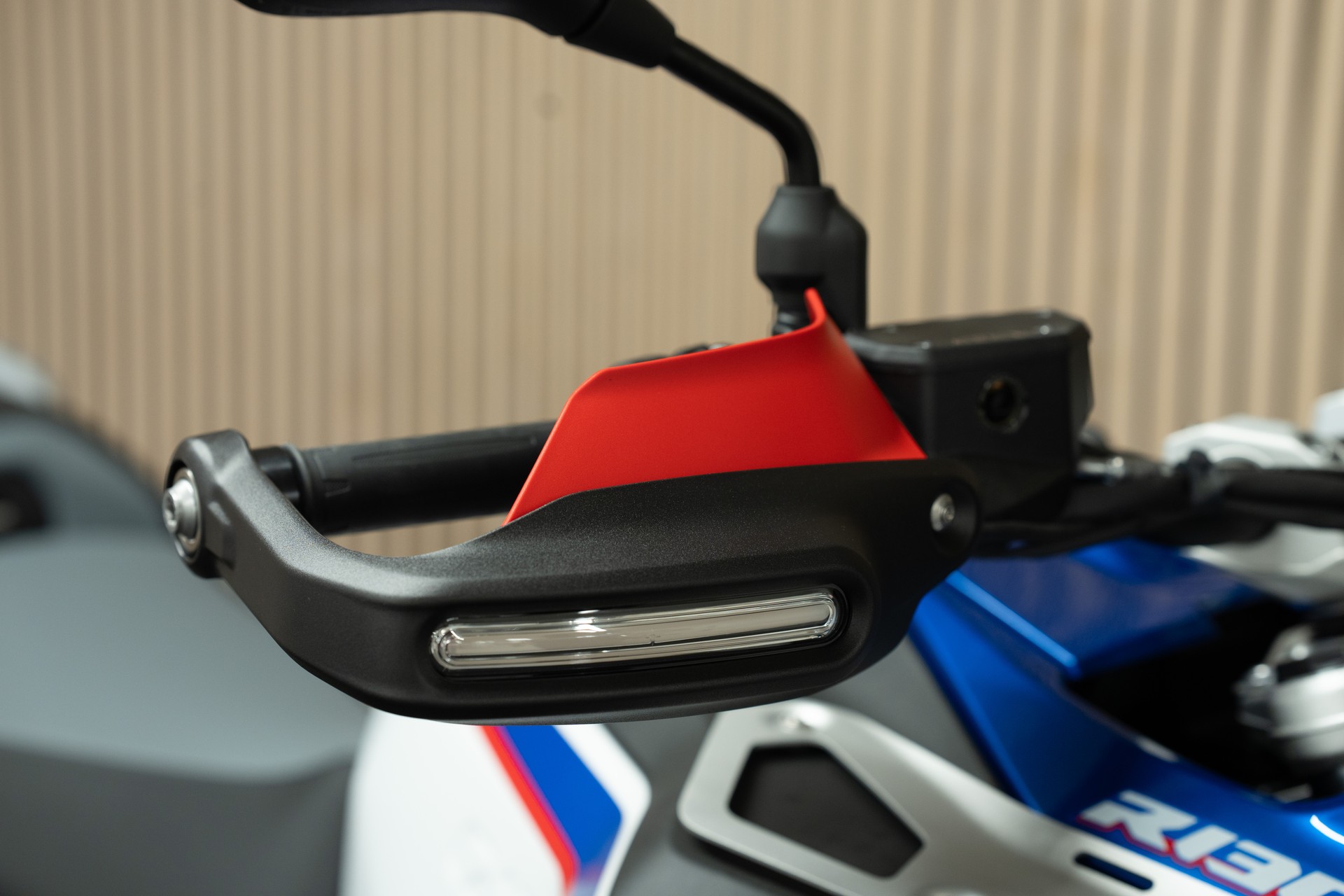 BMW R 1300 GS Adventure mit 0.9% Leasing und CHF 1'500.- Boxer PrĂ€mie đ€đ„-image-6